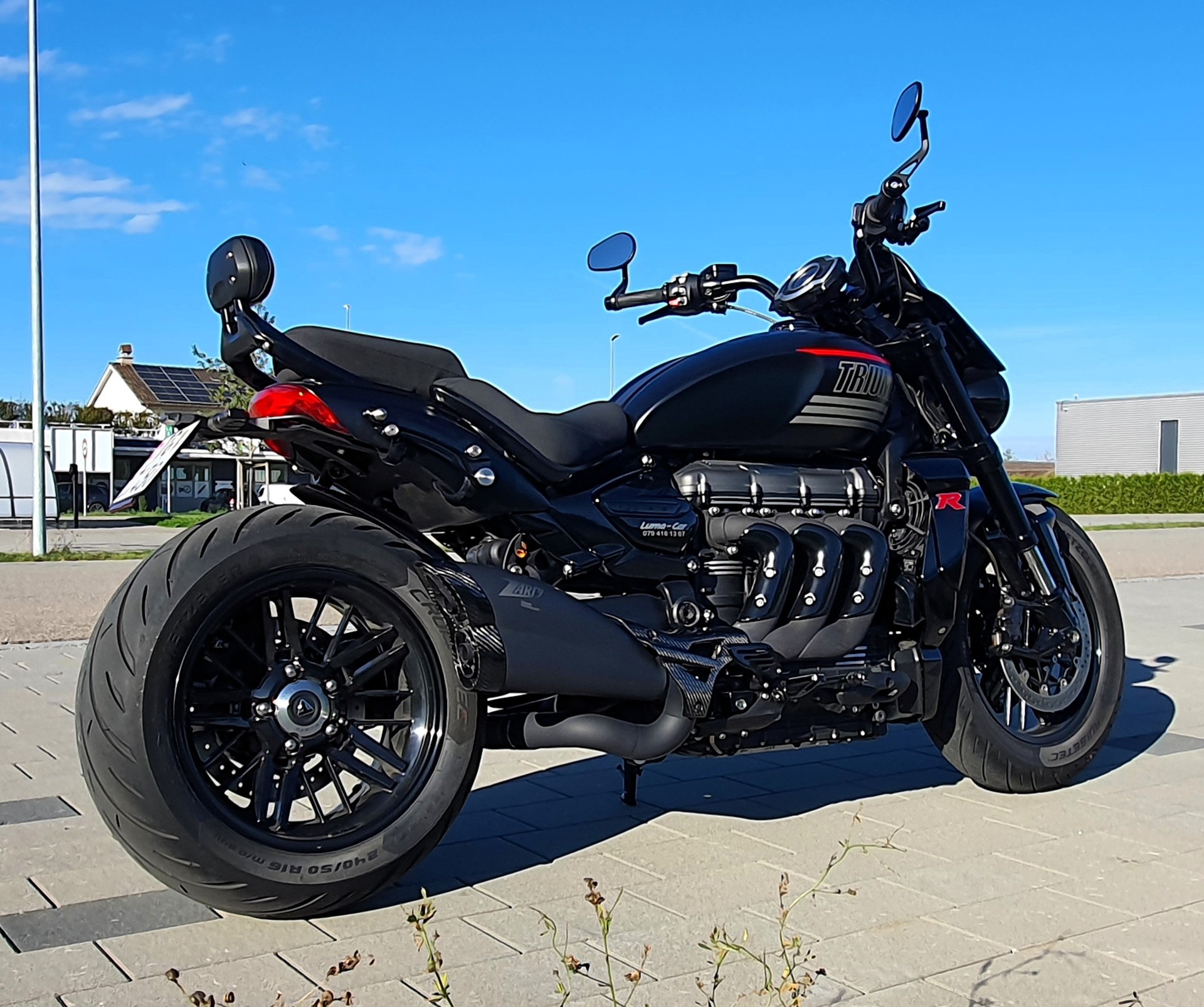 TRIUMPH Dark-Black Special Rocket 3-R Edition