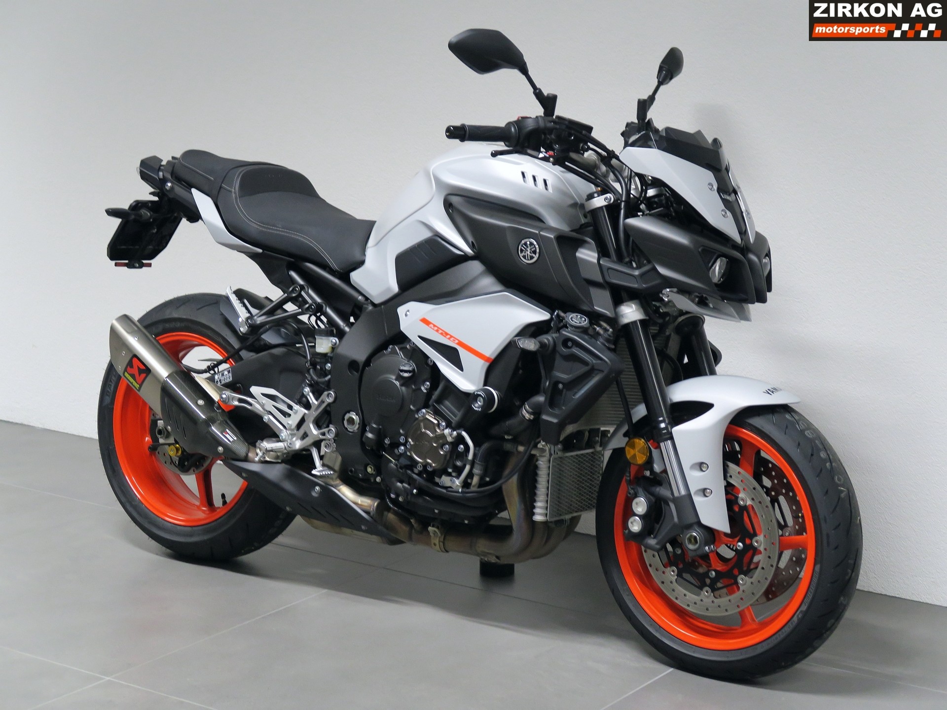 YAMAHA MT-10 ABS Akrapovic-showroom-element-2