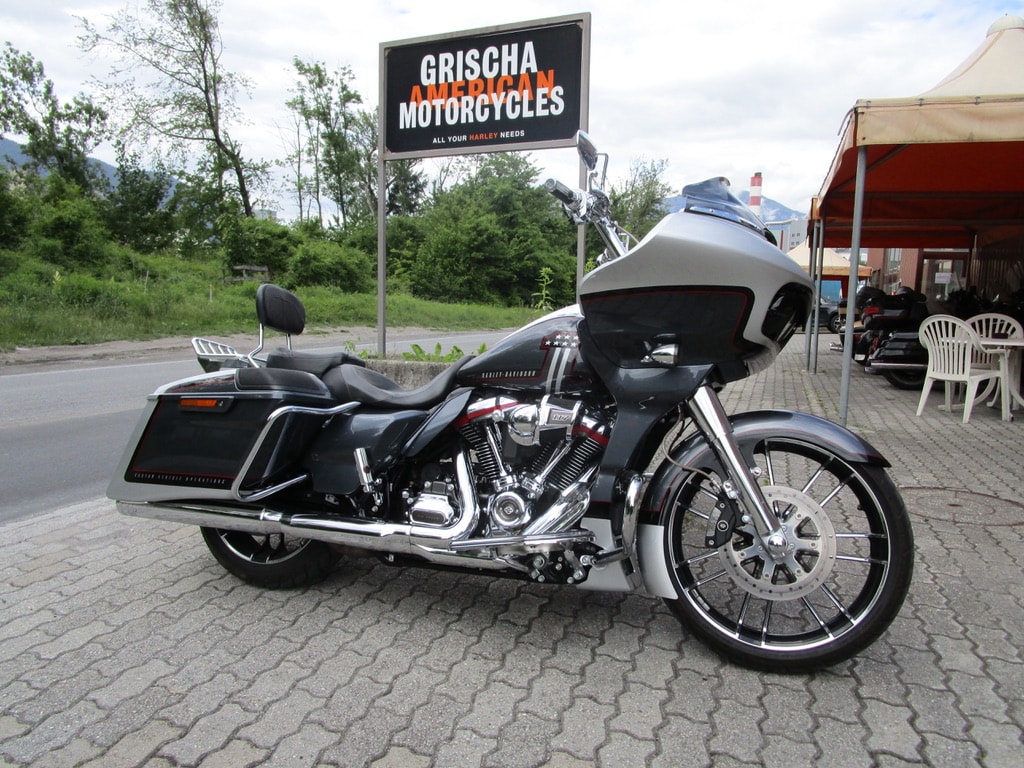 HARLEY-DAVIDSON FLTRXSE Road Glide Special 117 CVO