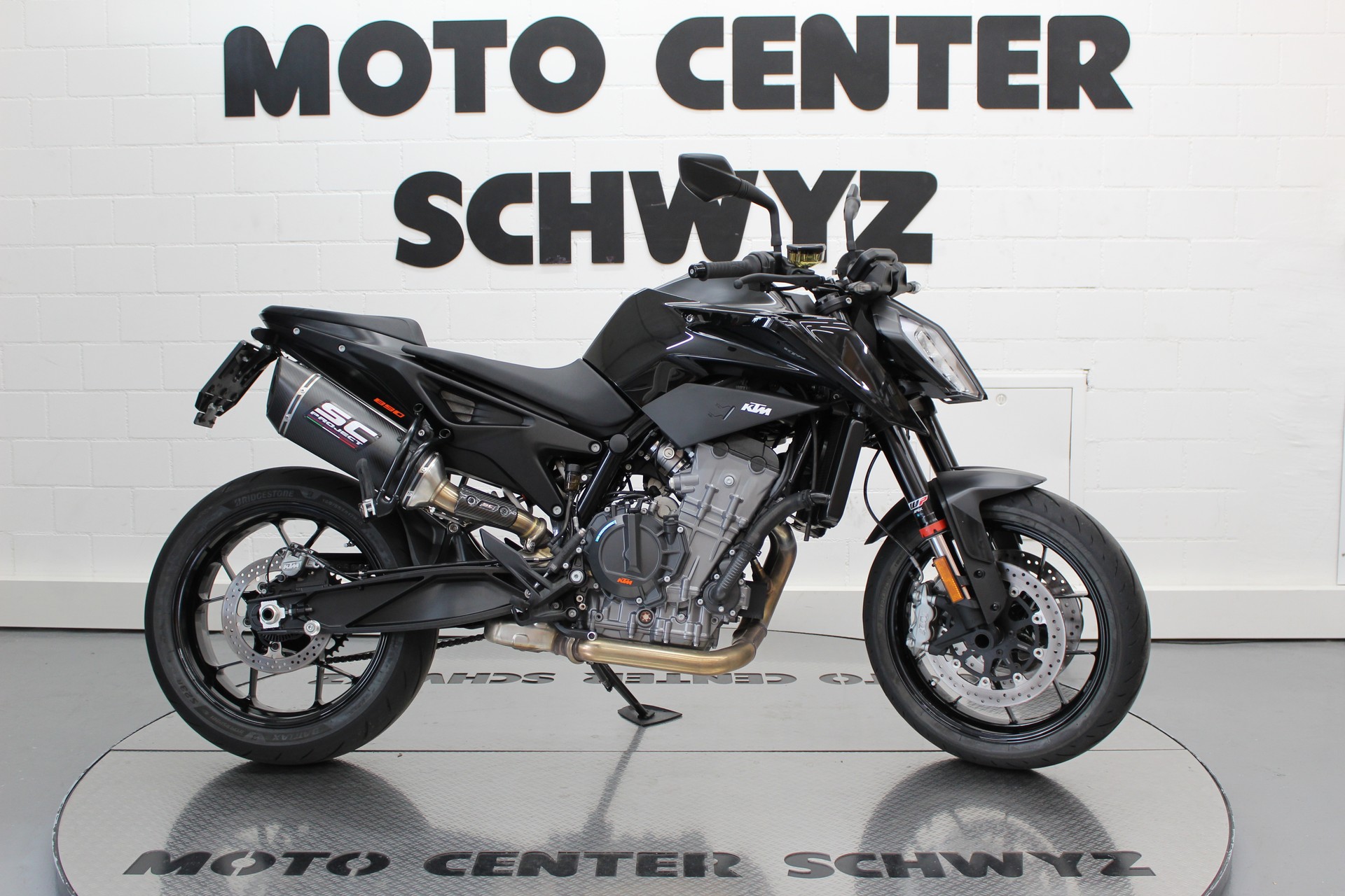 KTM 890 Duke