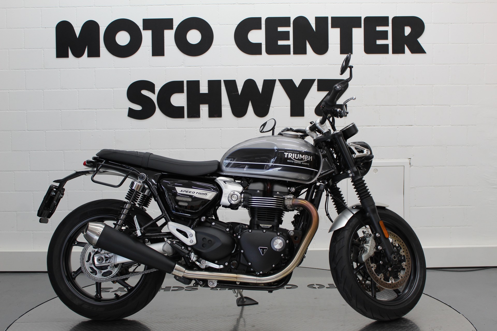 TRIUMPH Speed Twin 1200