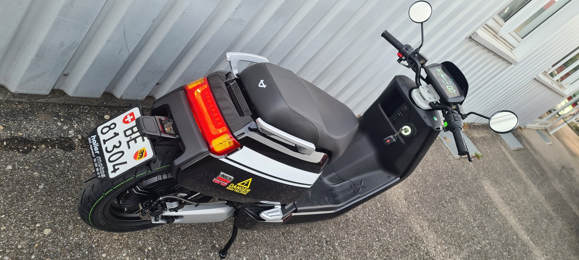 NIU NQi GTS-showroom-element-2