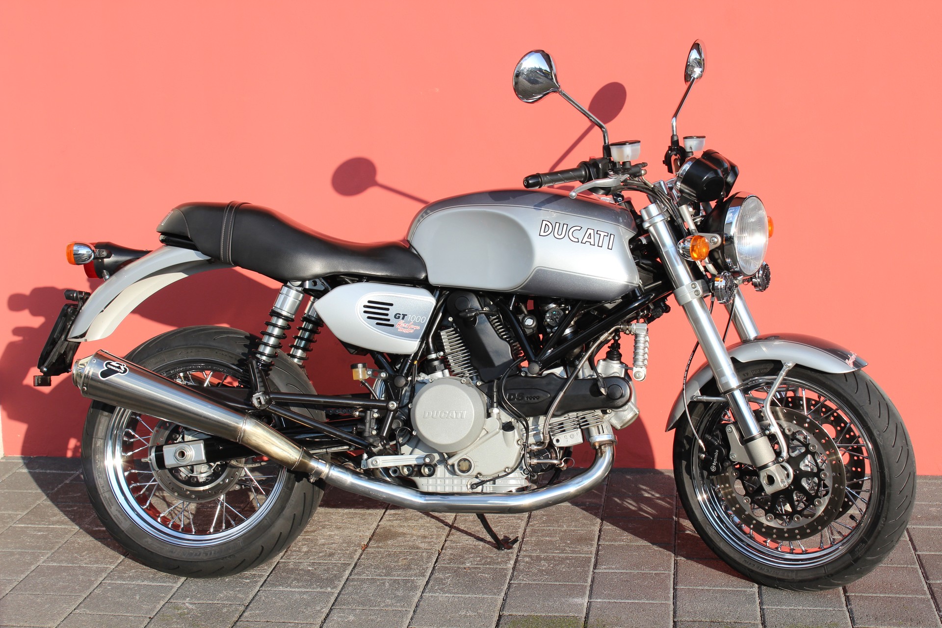 DUCATI GT 1000