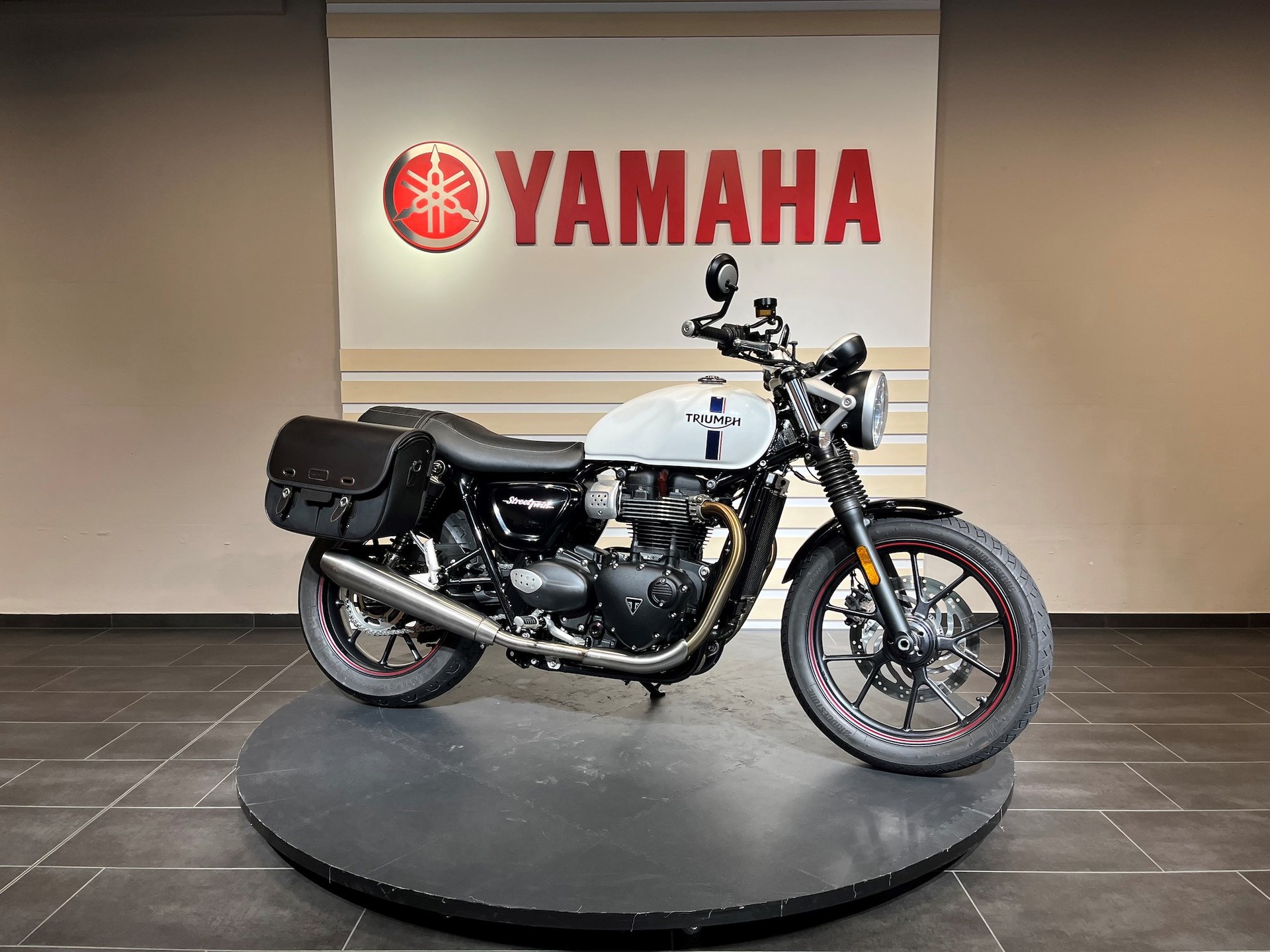 TRIUMPH Street Twin 900i