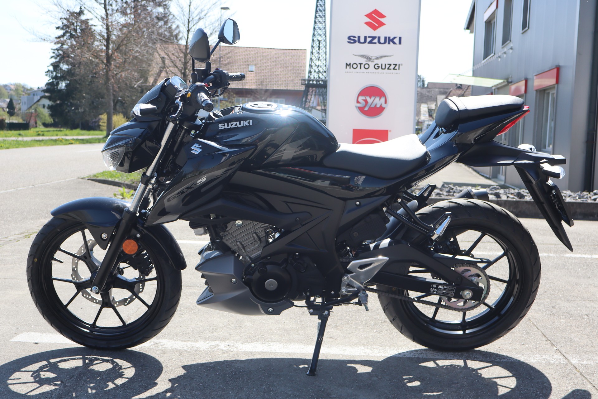 SUZUKI GSX-S 125 ABS-showroom-element-3
