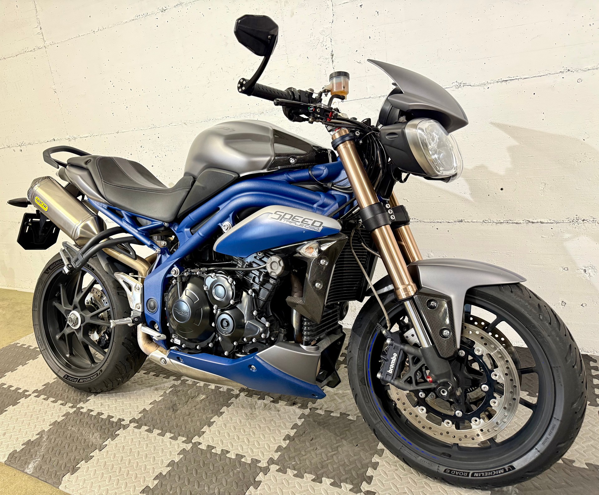 TRIUMPH Speed Triple 1050 ABS-showroom-element-1