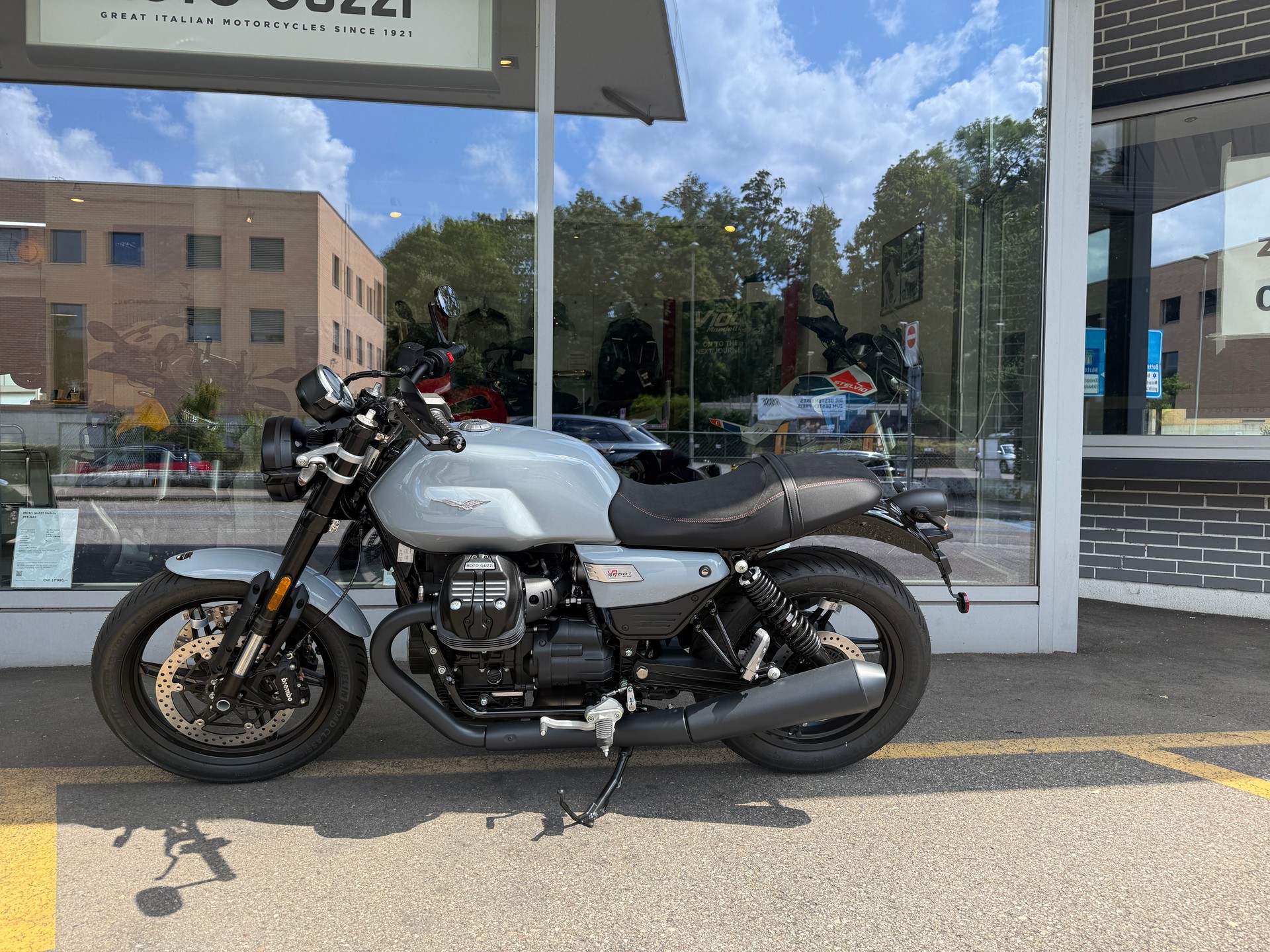 MOTO GUZZI V 7 Sport-image-7