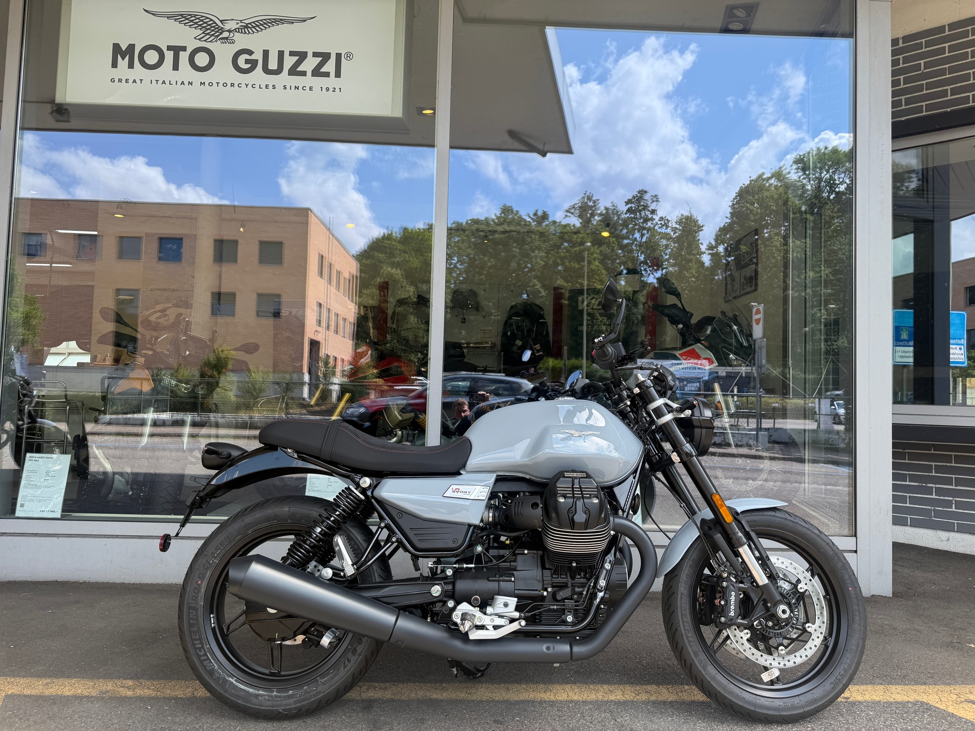 MOTO GUZZI V 7 Sport-image-1