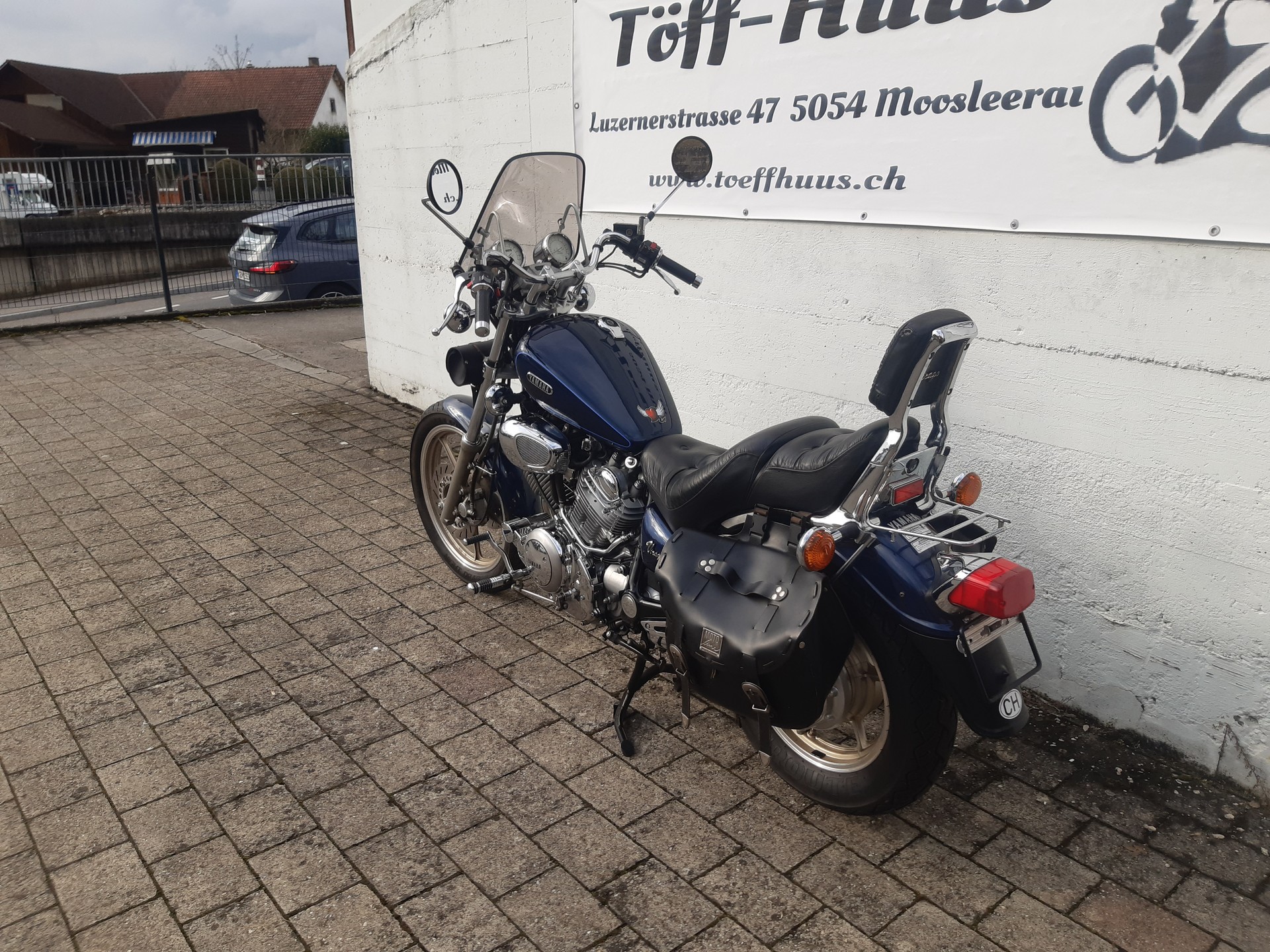YAMAHA XV 750 Virago-showroom-element-1