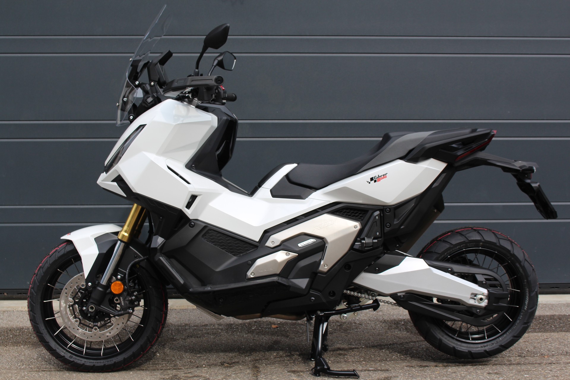 HONDA X-ADV 750-showroom-element-2