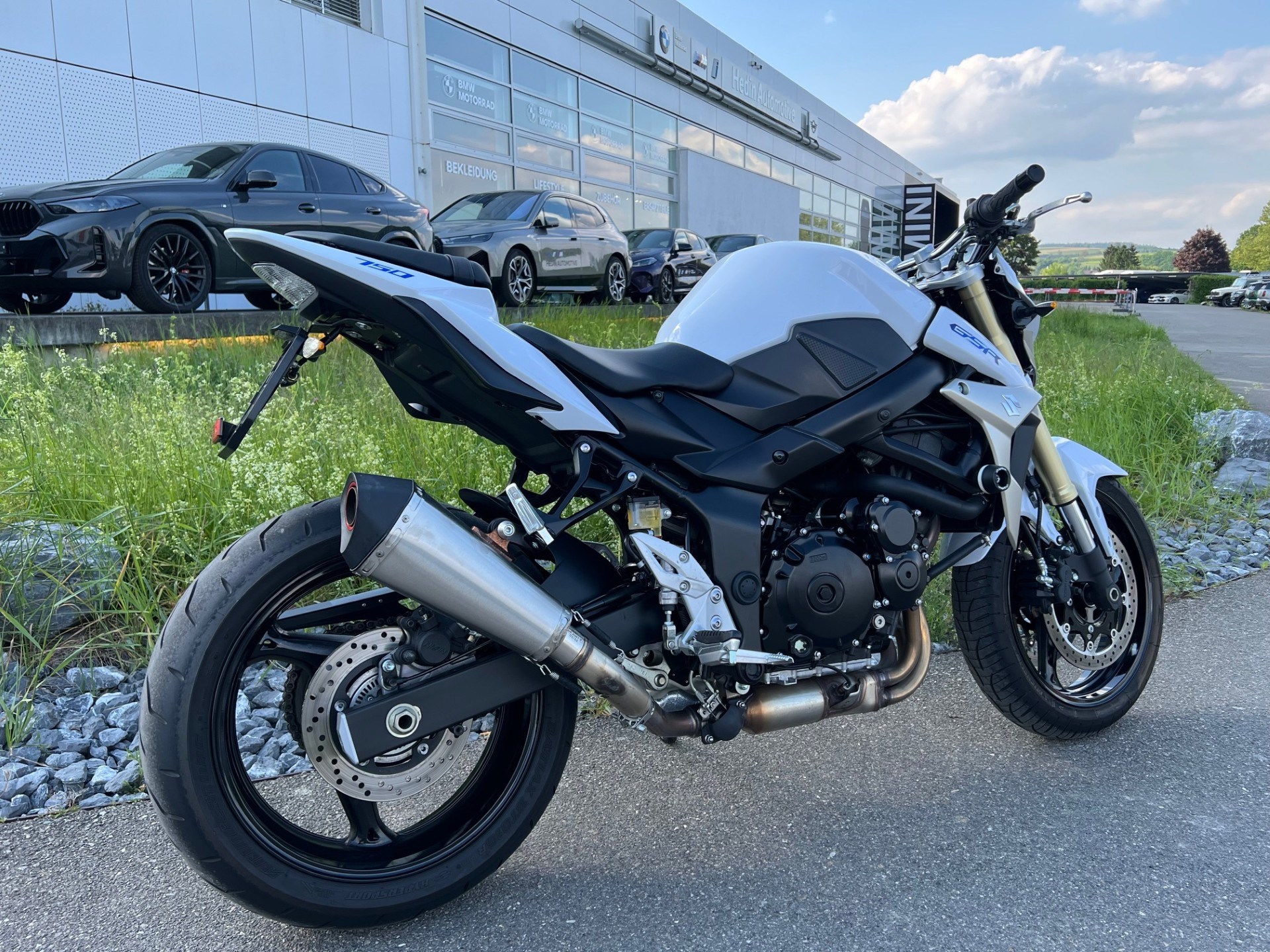 SUZUKI GSR 750 A/U-image-1