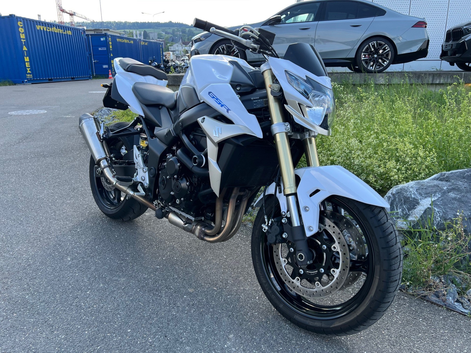 SUZUKI GSR 750 A/U-image-3