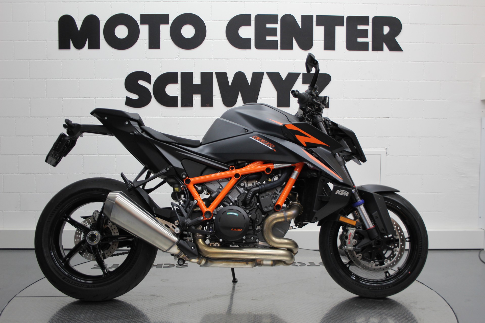 KTM 1390 Super Duke R EVO