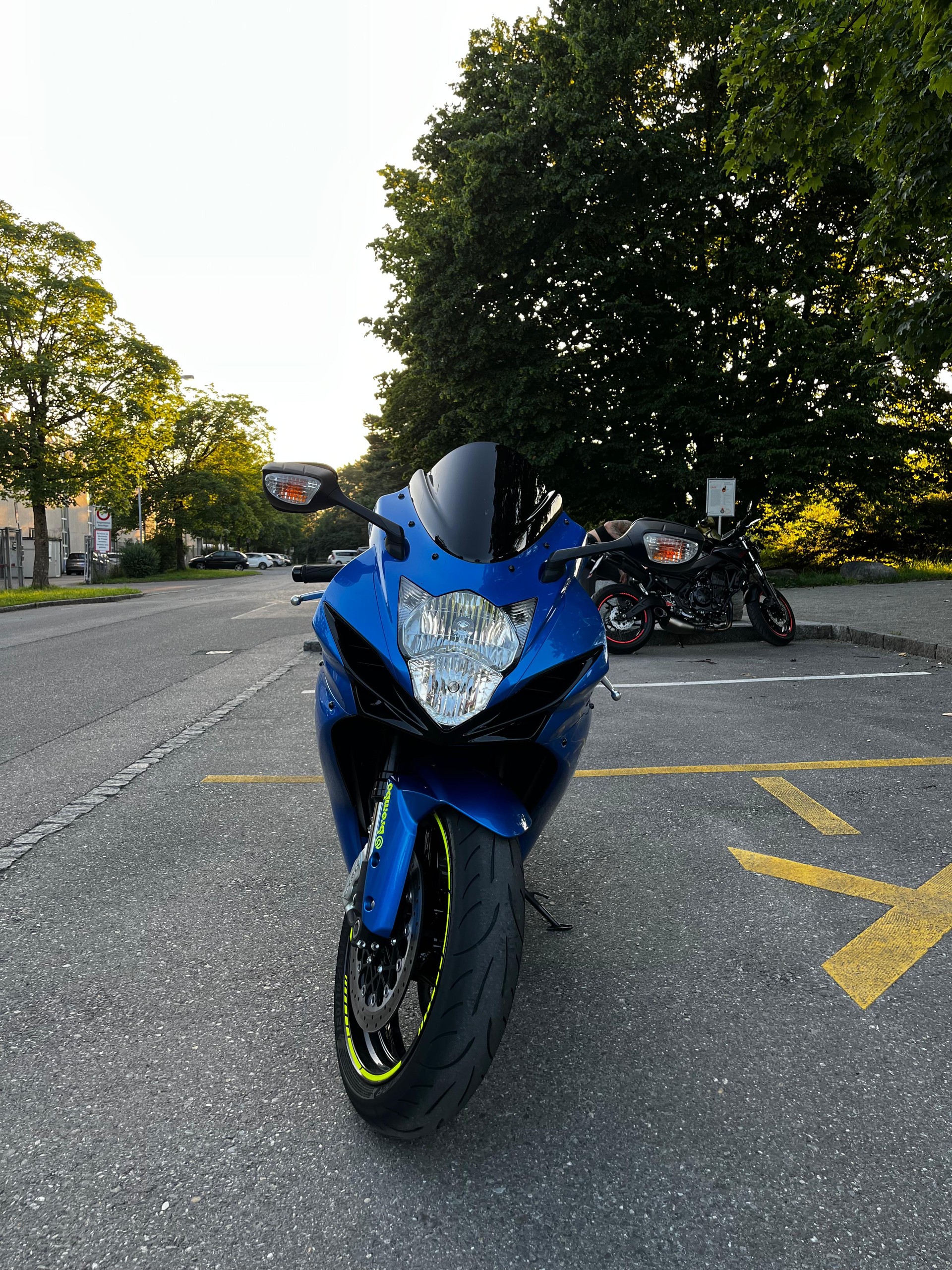 SUZUKI GSX-R 600 L3-image-1