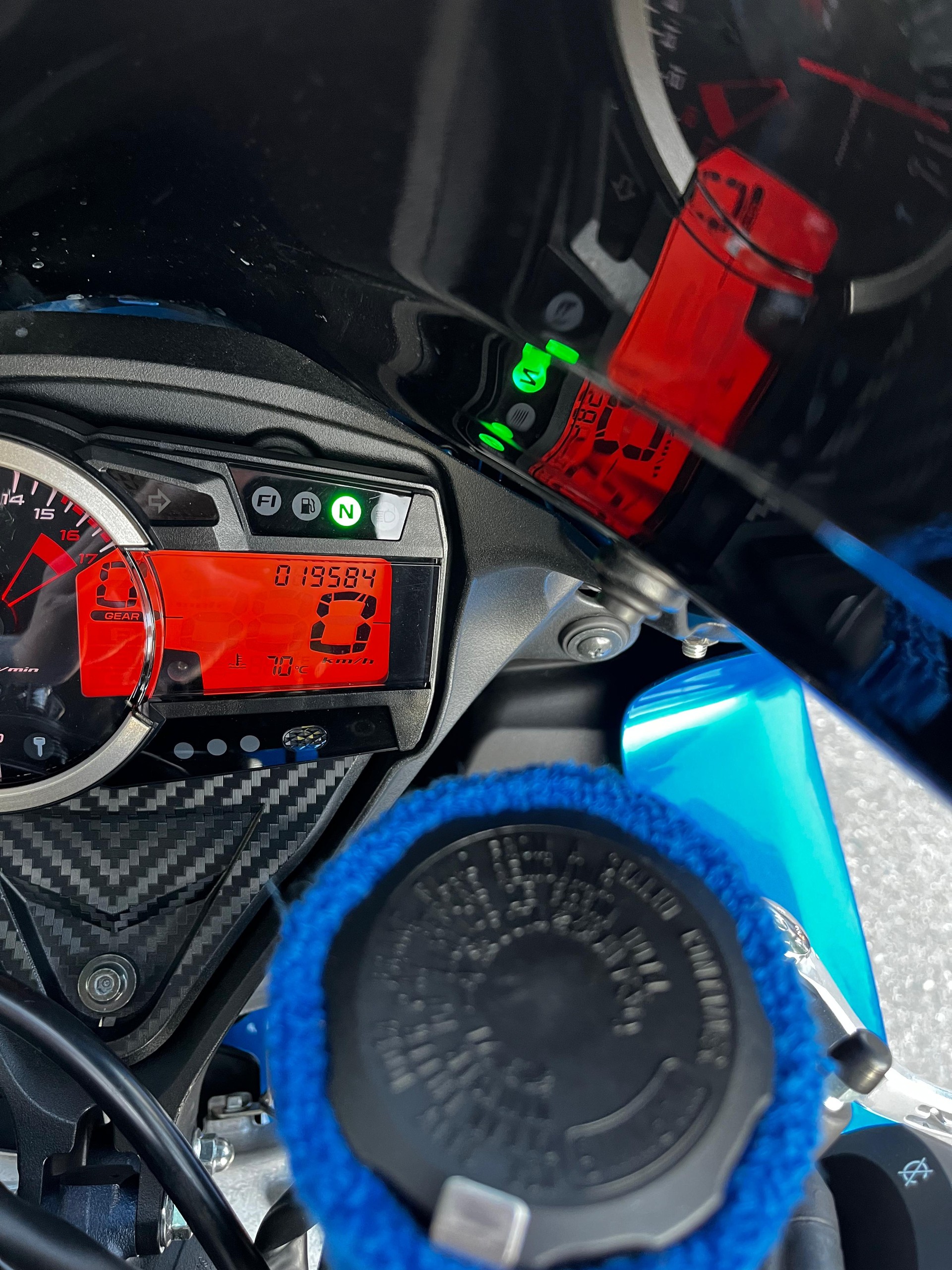 SUZUKI GSX-R 600 L3-image-12
