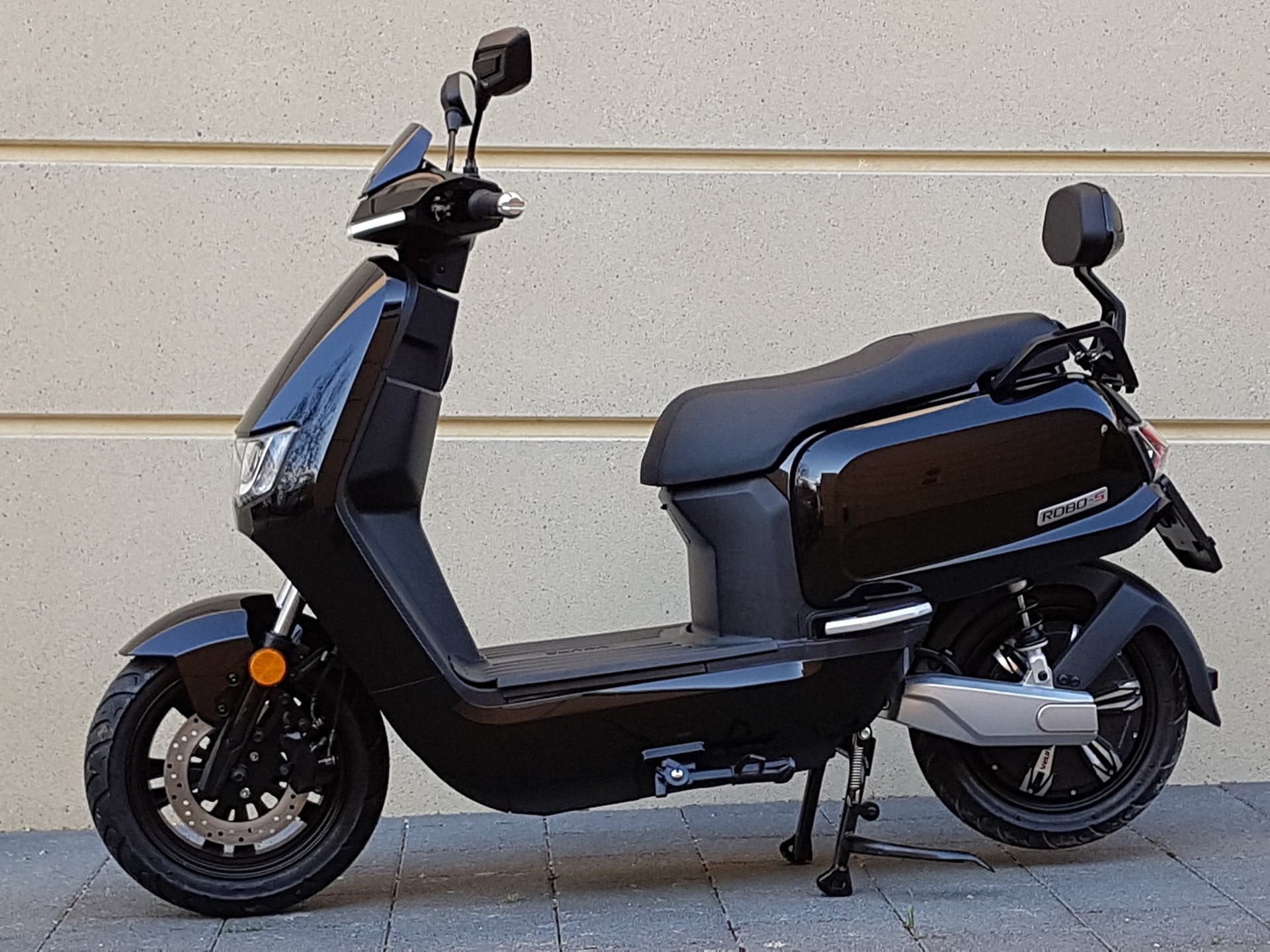 SUNRA ROBO-S-showroom-element-2