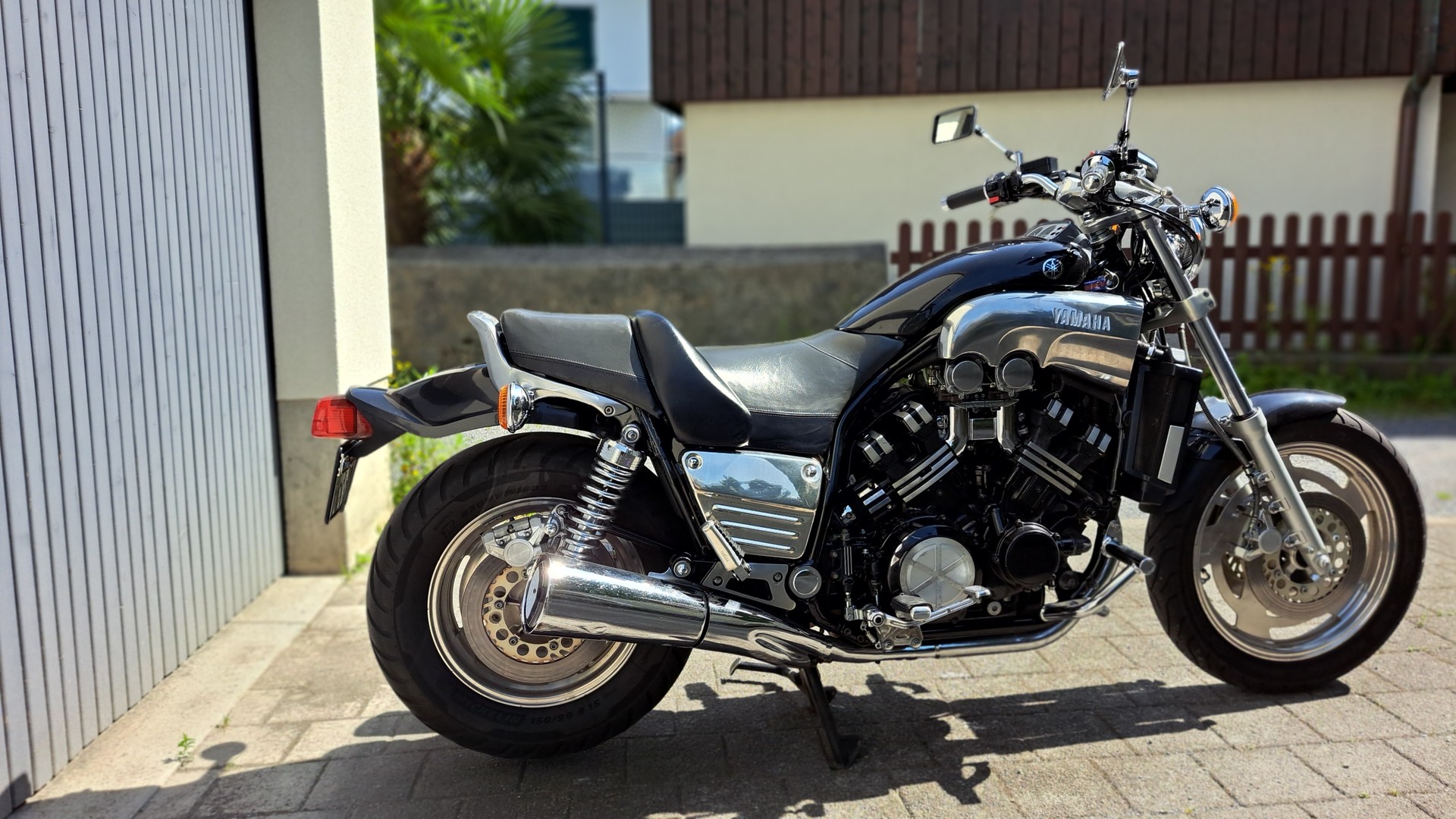 YAMAHA V-Max 1200-image-1