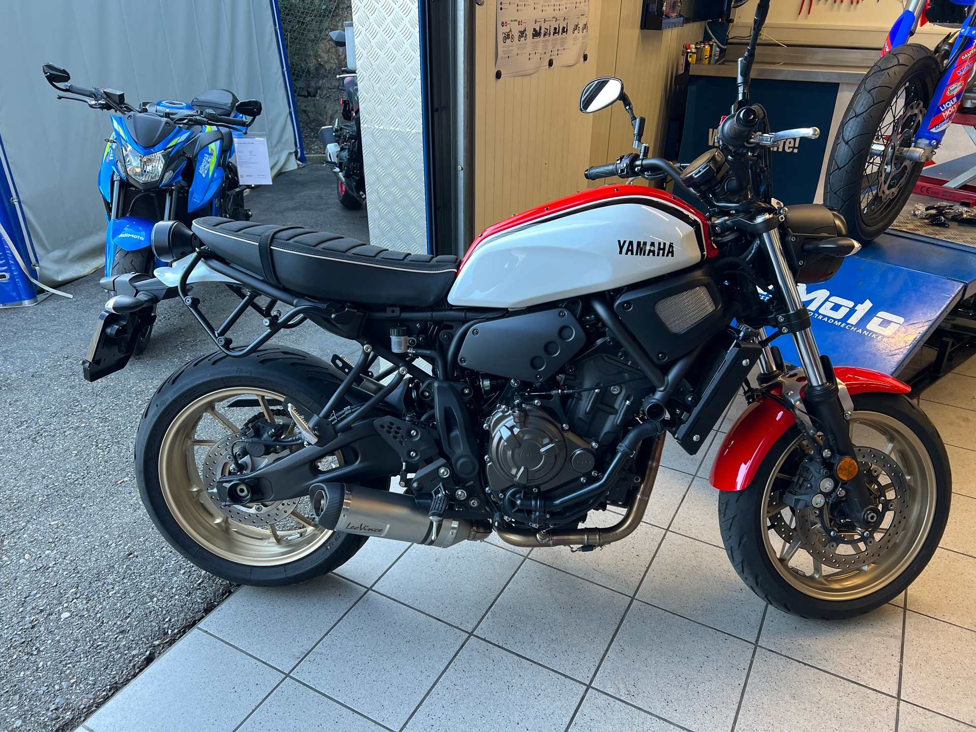YAMAHA XSR 700