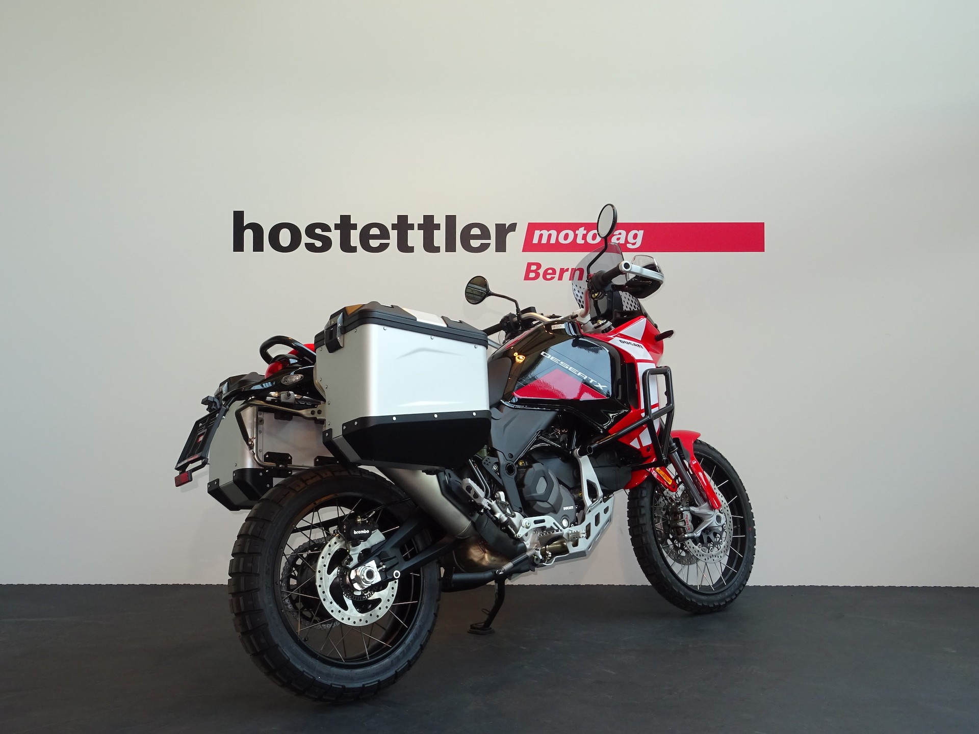 DUCATI Desert X Discovery-showroom-element-2