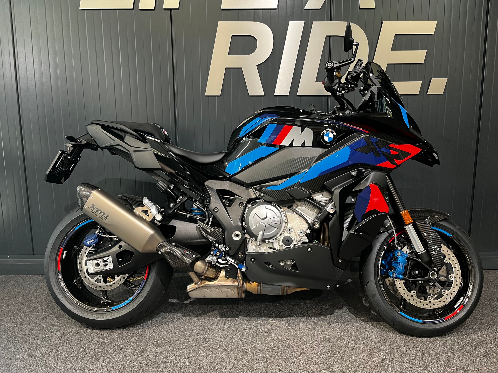 BMW M 1000 XR