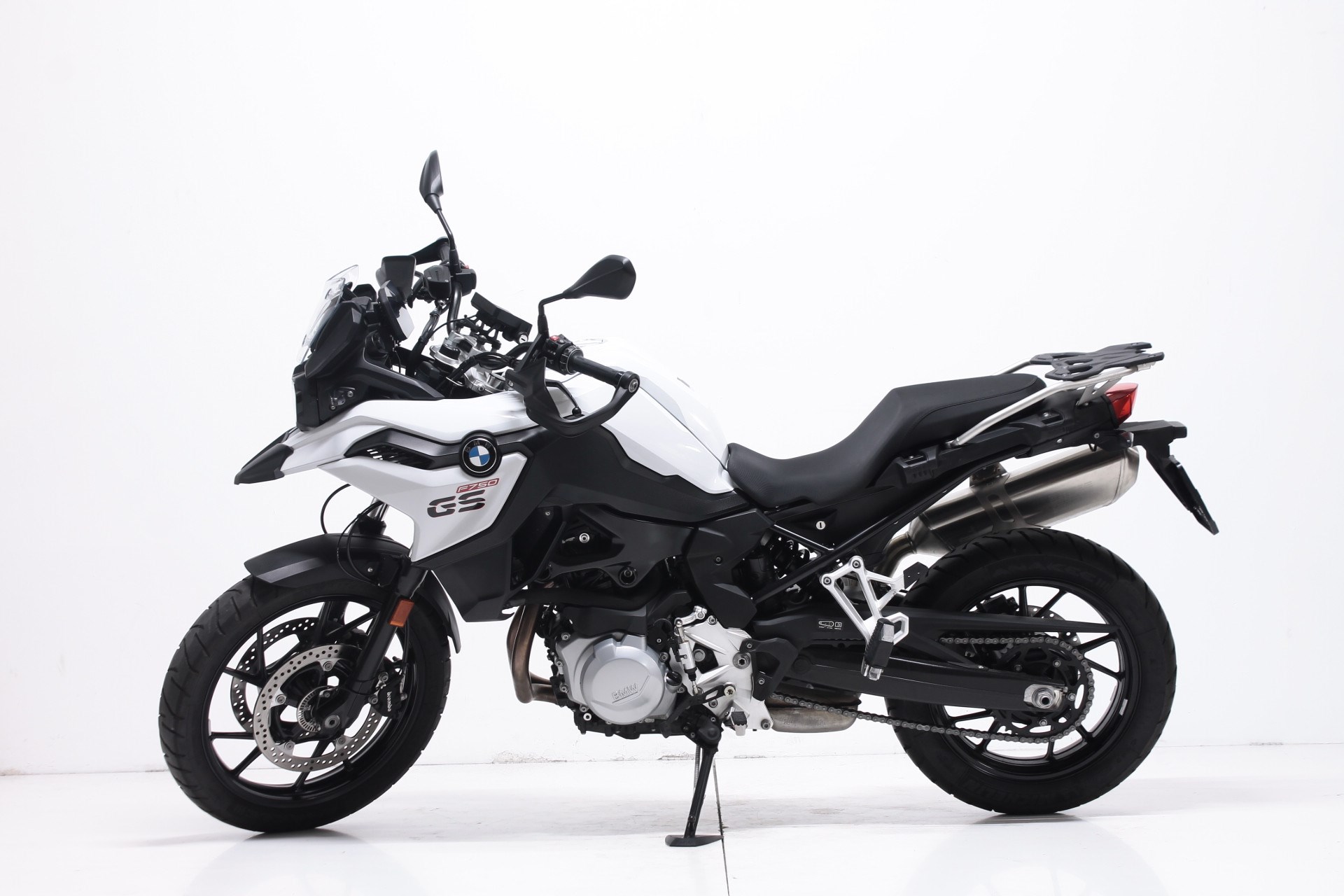 BMW F 750 GS Triple Black-showroom-element-2