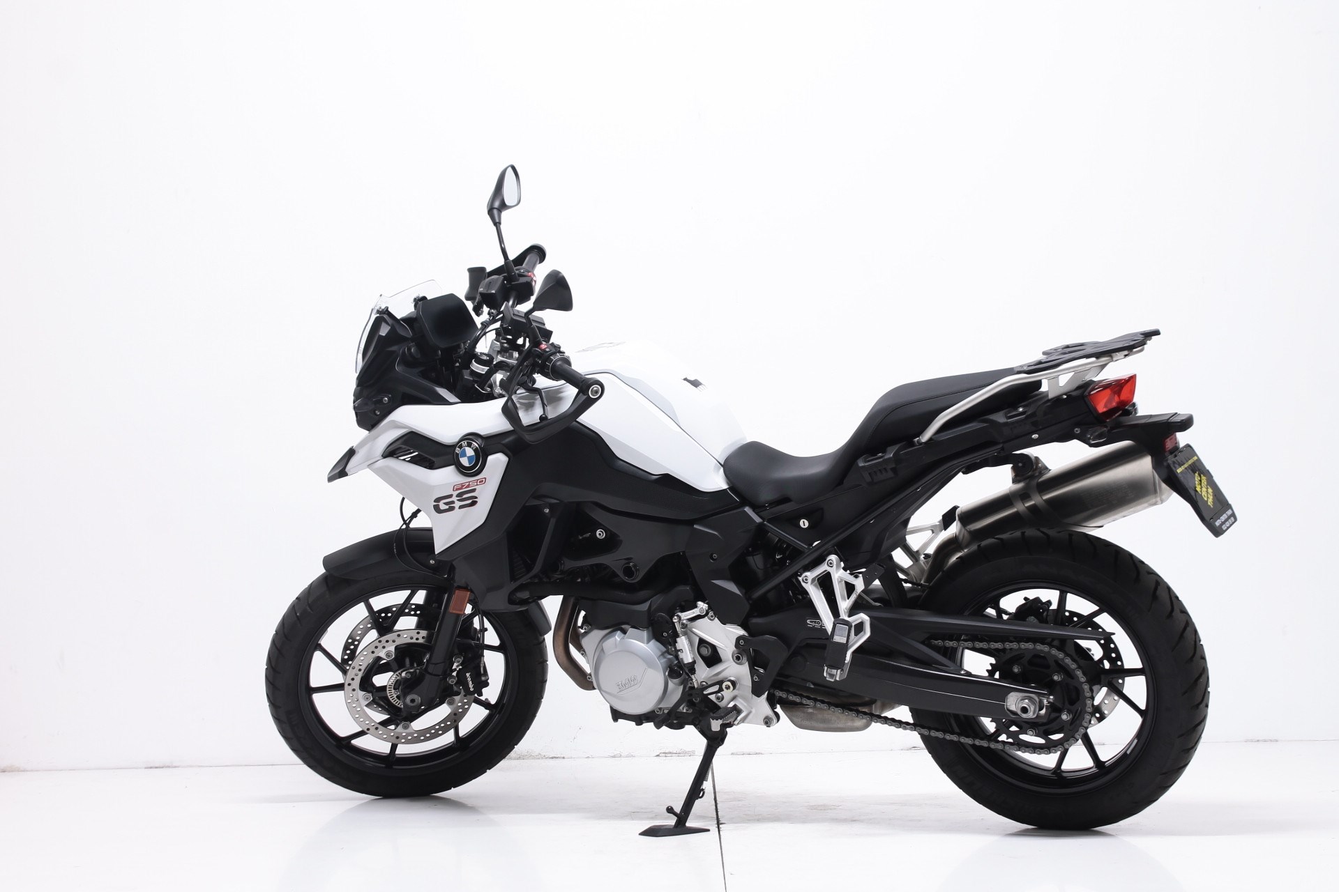 BMW F 750 GS Triple Black-showroom-element-3