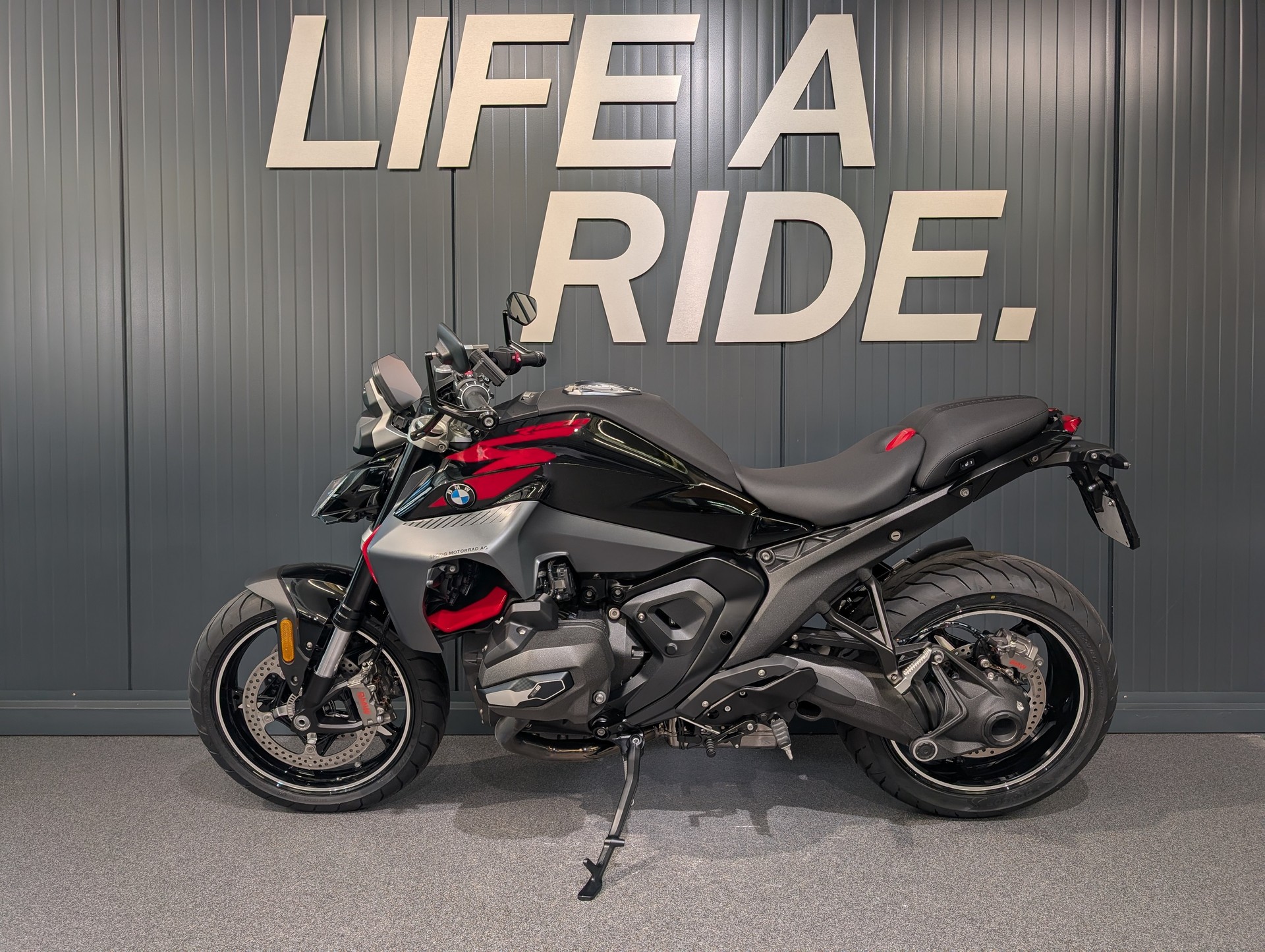 BMW R 1300 R-showroom-element-2
