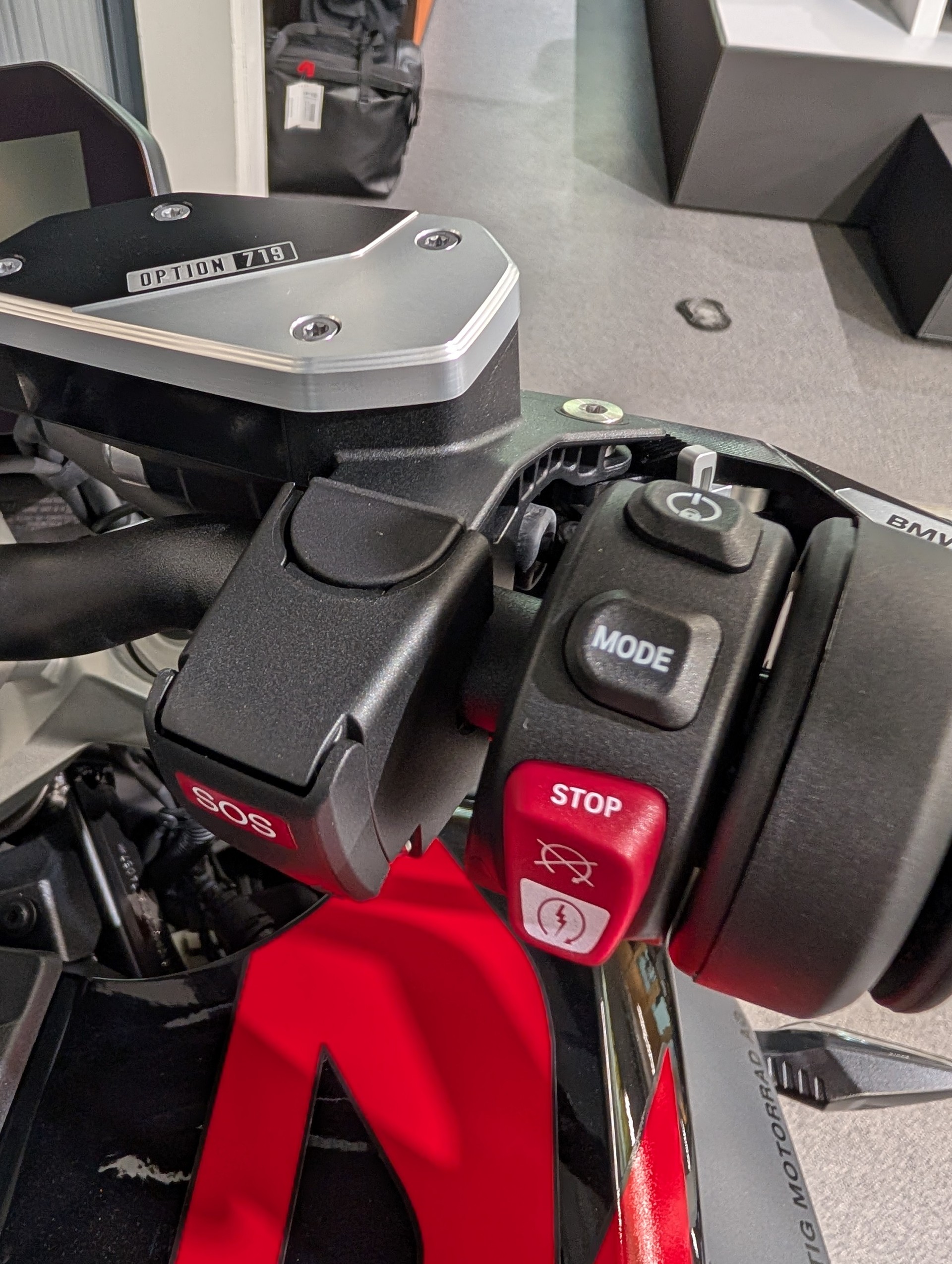BMW R 1300 R - Inklusive Service-Paket 3 Jahre / 30'000km!-image-5