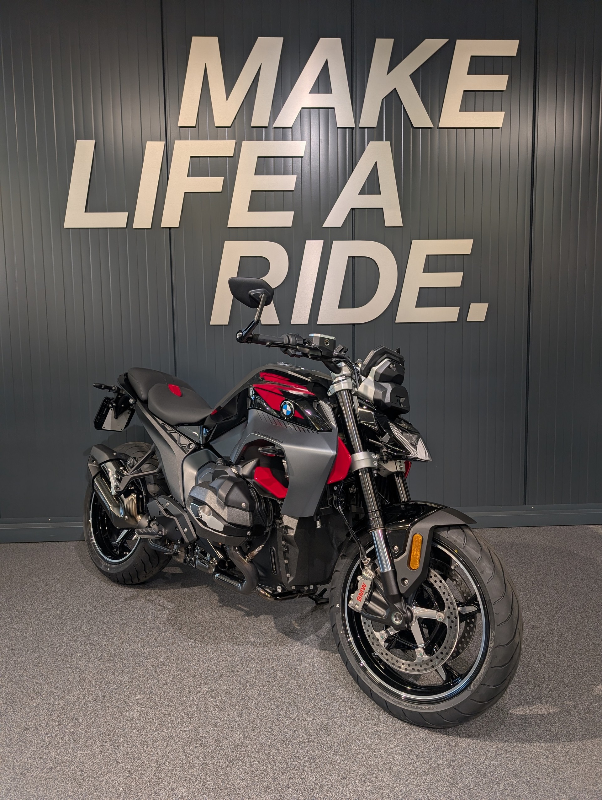 BMW R 1300 R-showroom-element-1