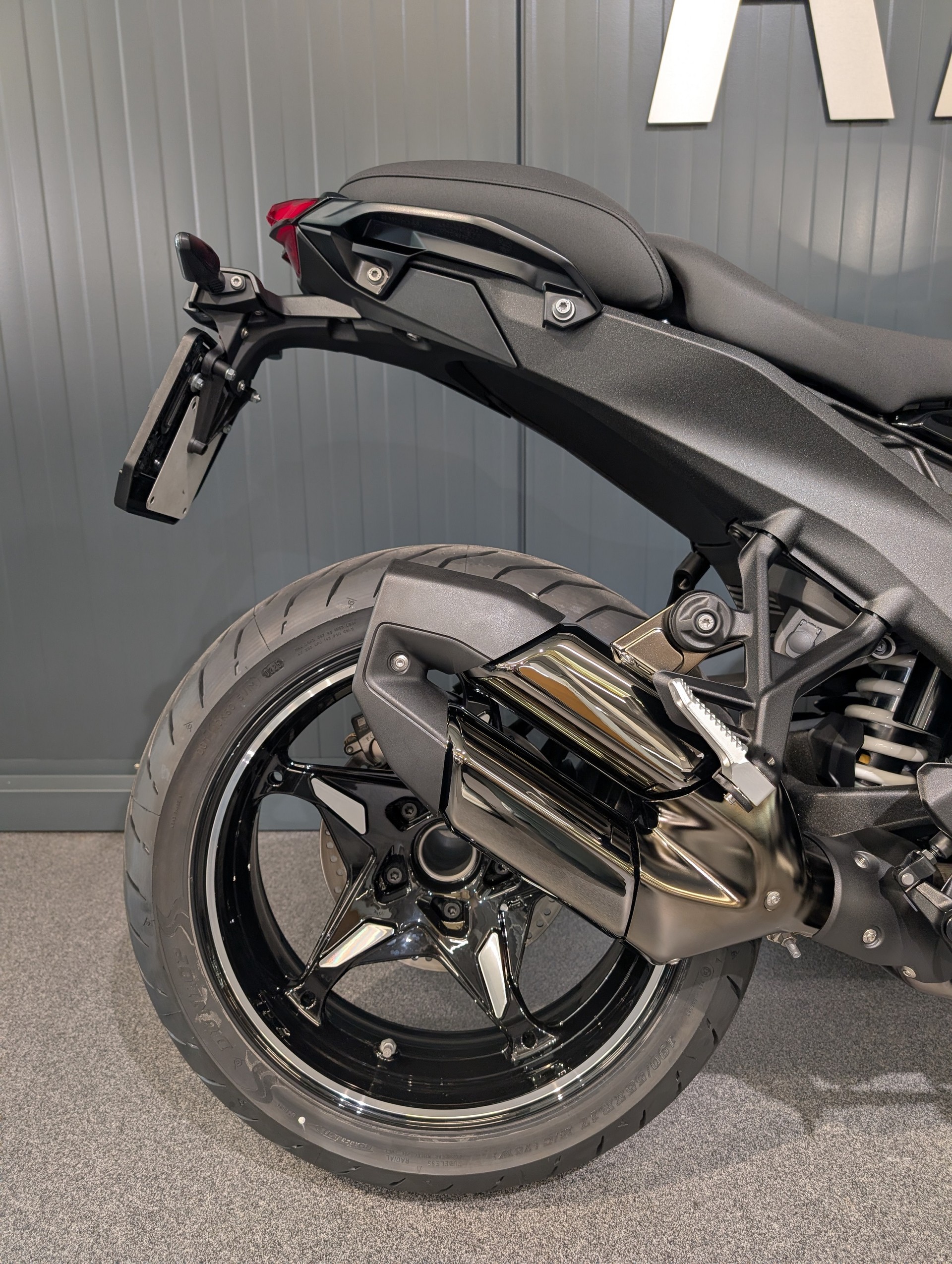 BMW R 1300 R-showroom-element-3