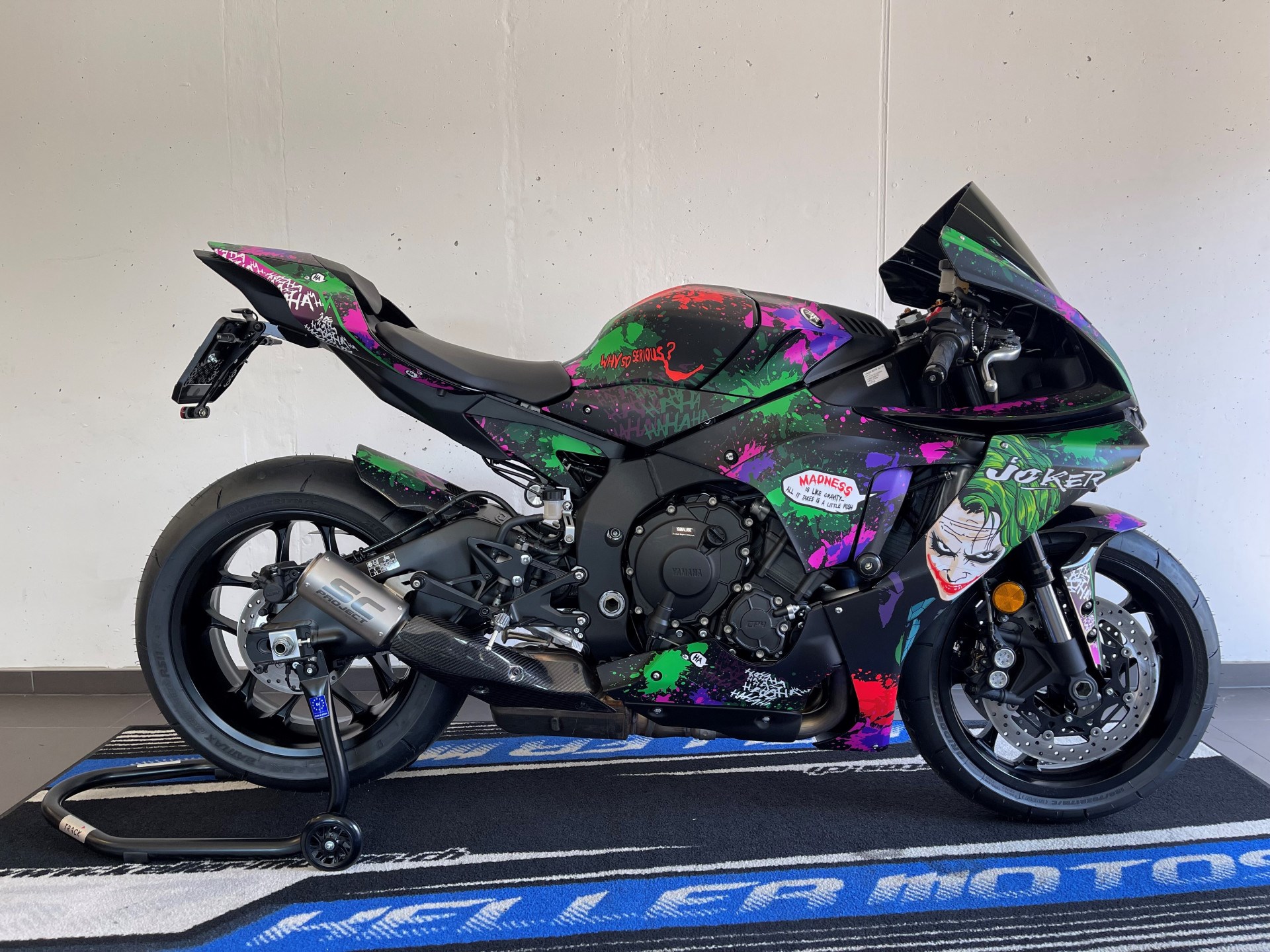 YAMAHA R1 " The Joker"