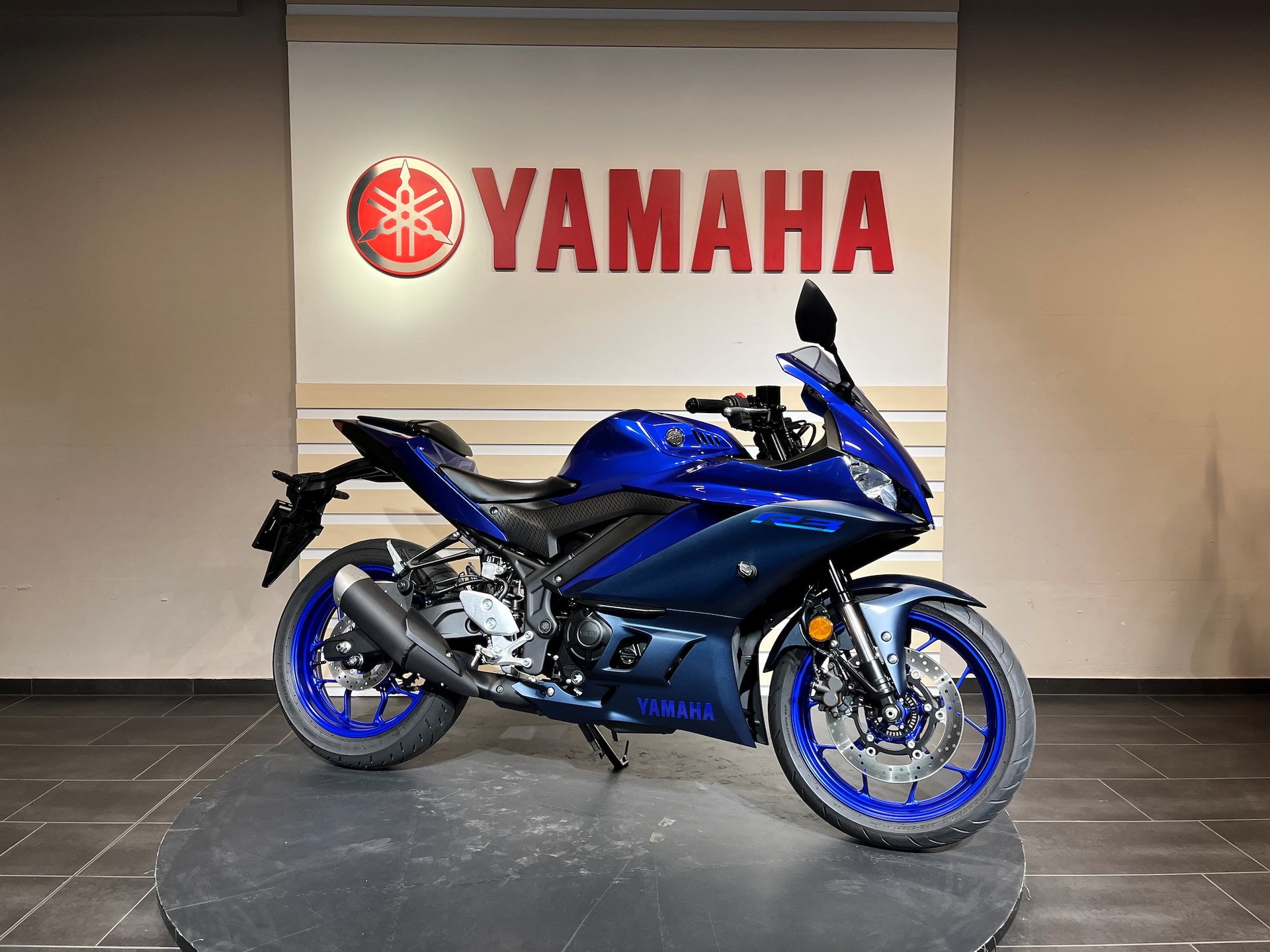 YAMAHA YZF-R3