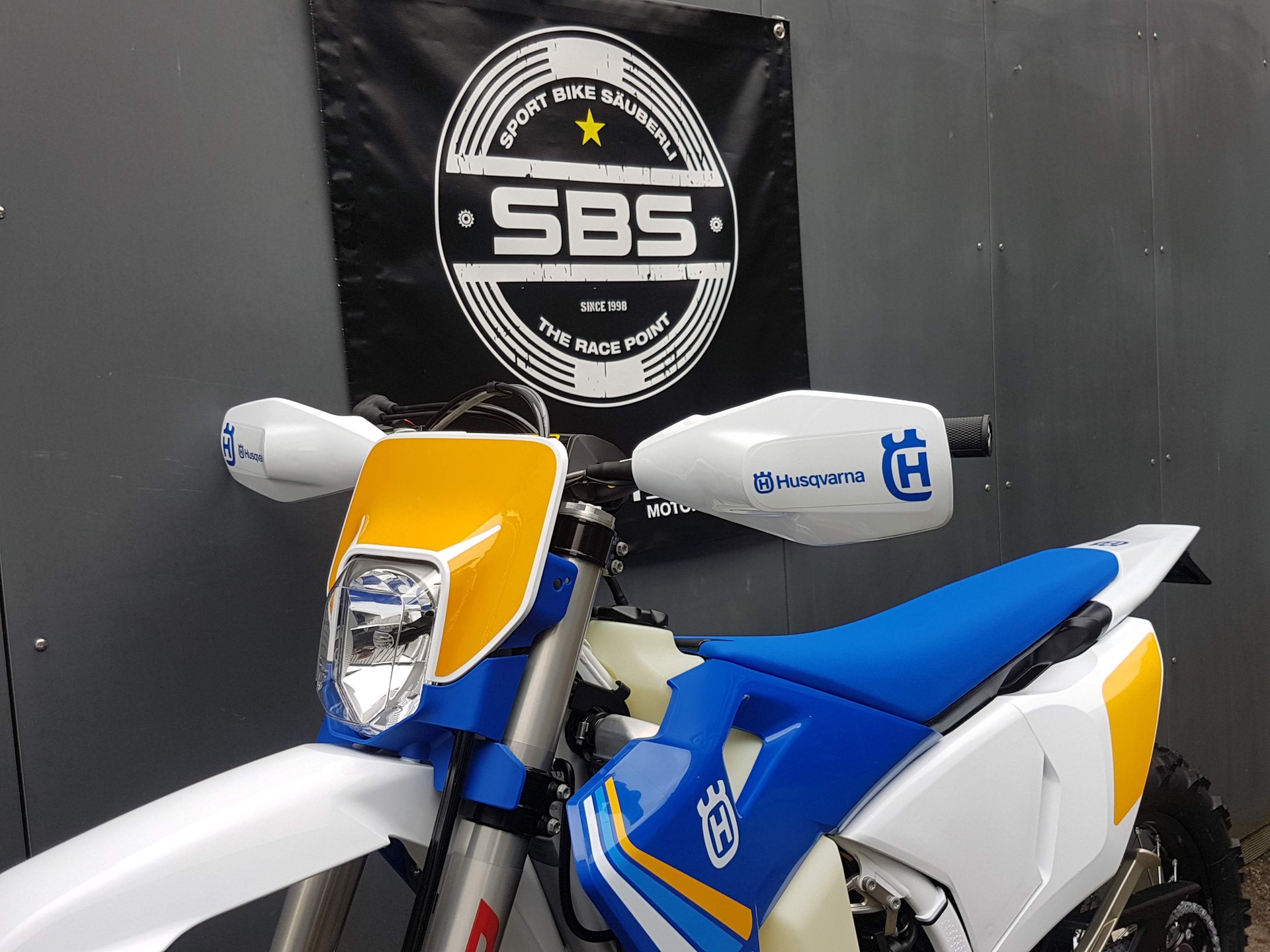 HUSQVARNA 300 i TE 2T-showroom-element-3