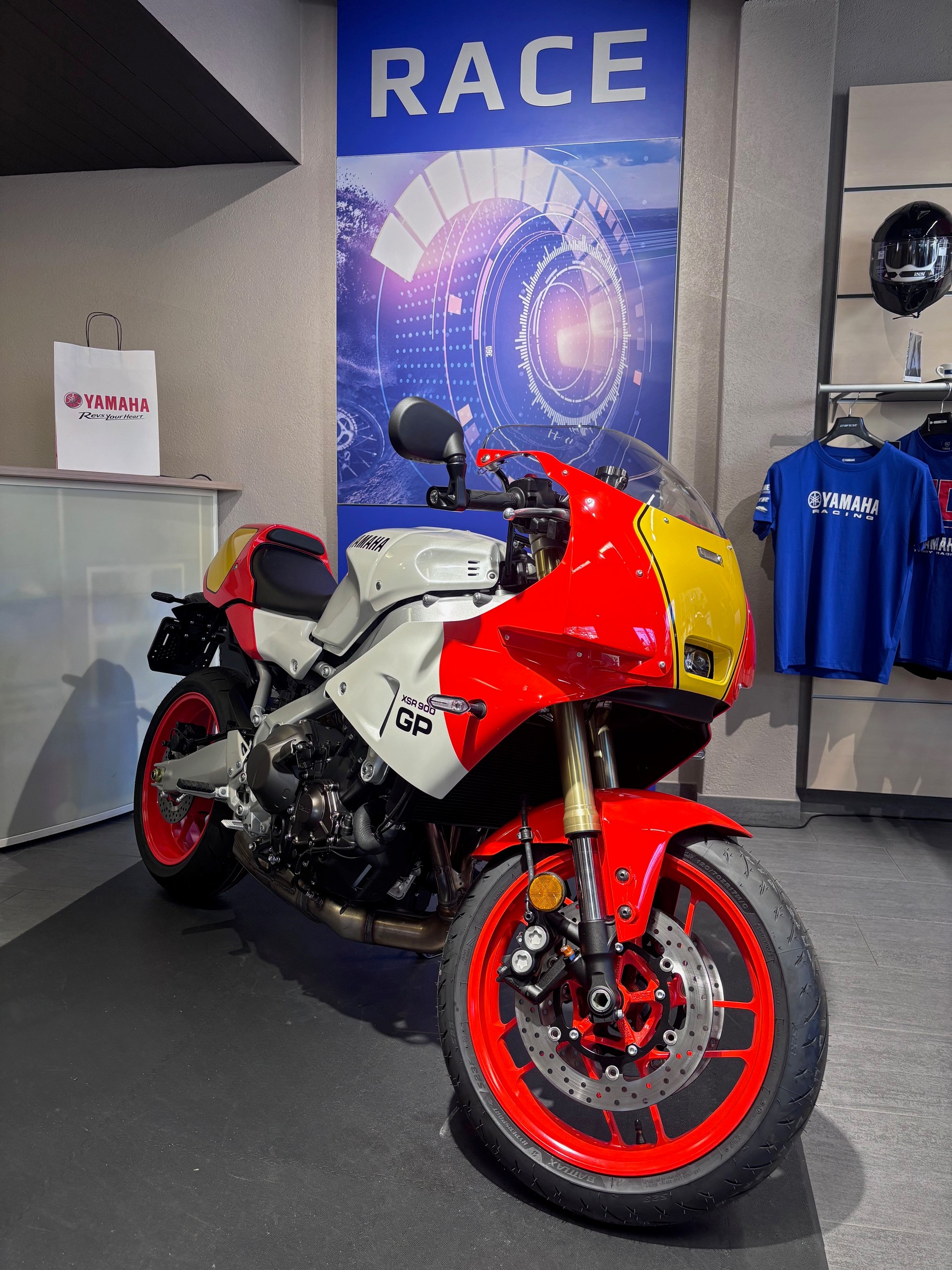 YAMAHA XSR 900 GP