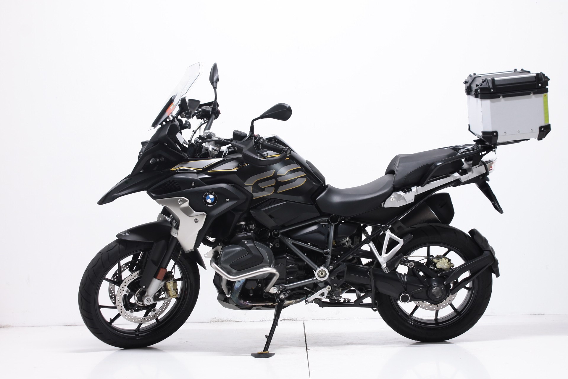 BMW R 1250 GS Exclusive-showroom-element-3