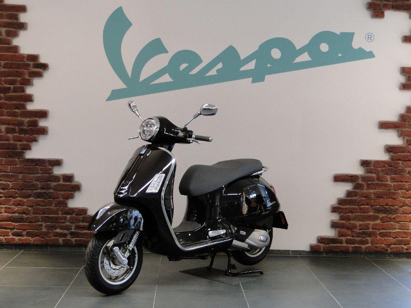 PIAGGIO Vespa GTS 125 2023-image-1