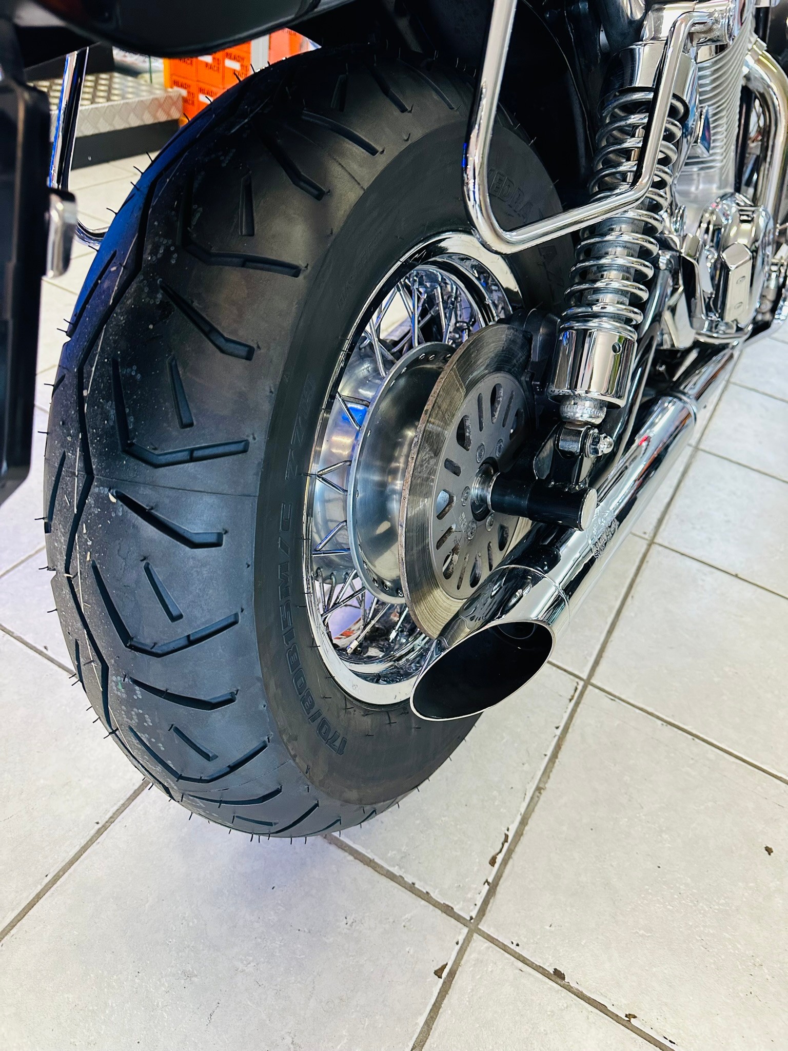 SUZUKI VS 1400 GLP Intruder-showroom-element-3