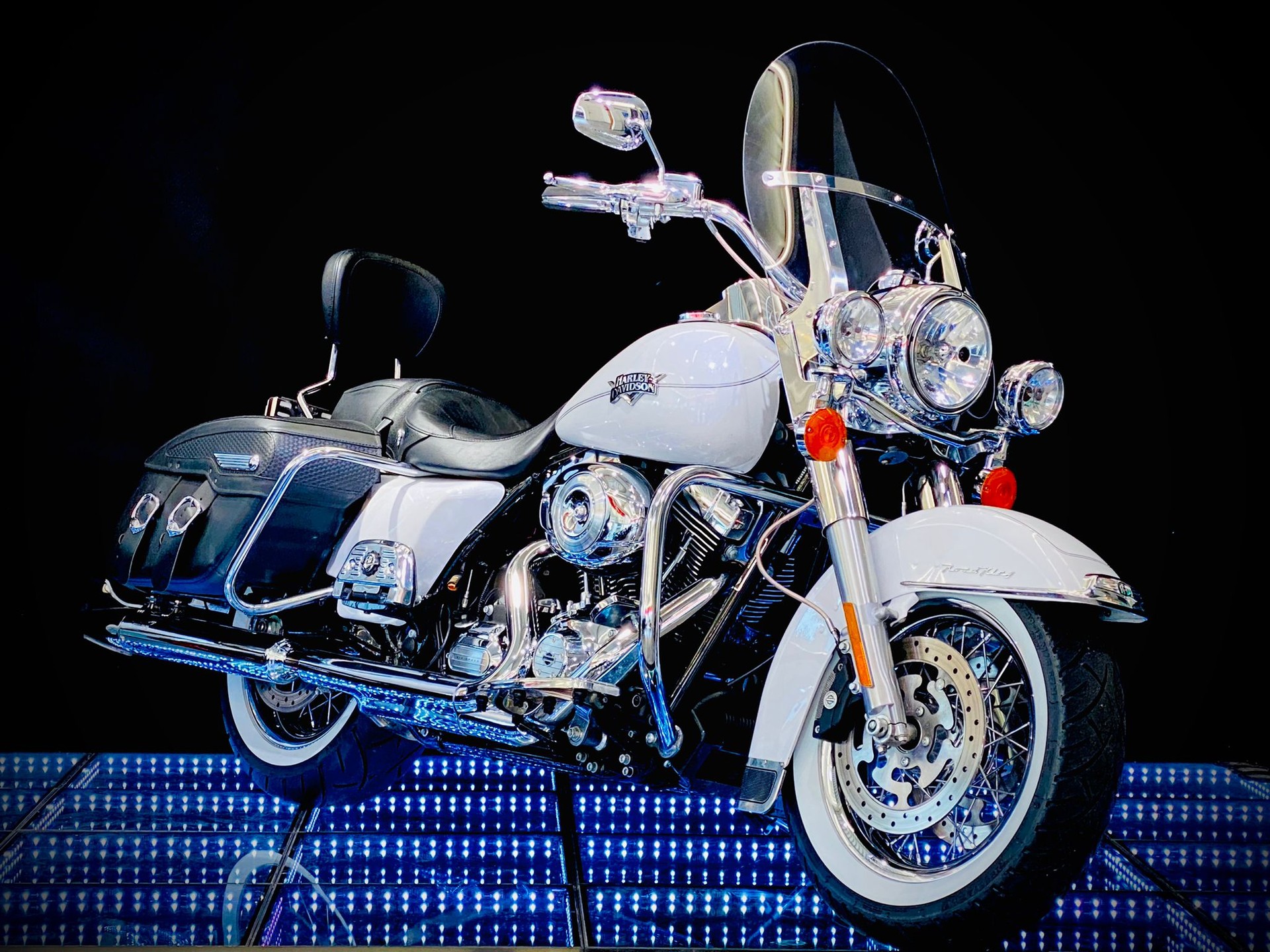 HARLEY-DAVIDSON FLHRC Road King Classic 103 ABS