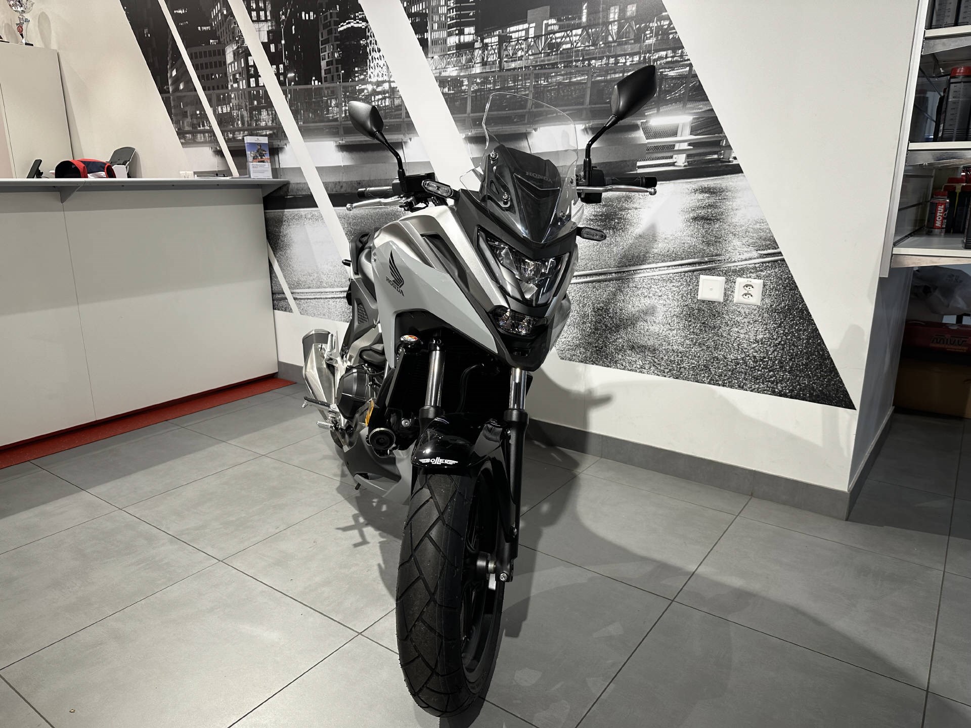 HONDA NC 750 XA ABS-showroom-element-1