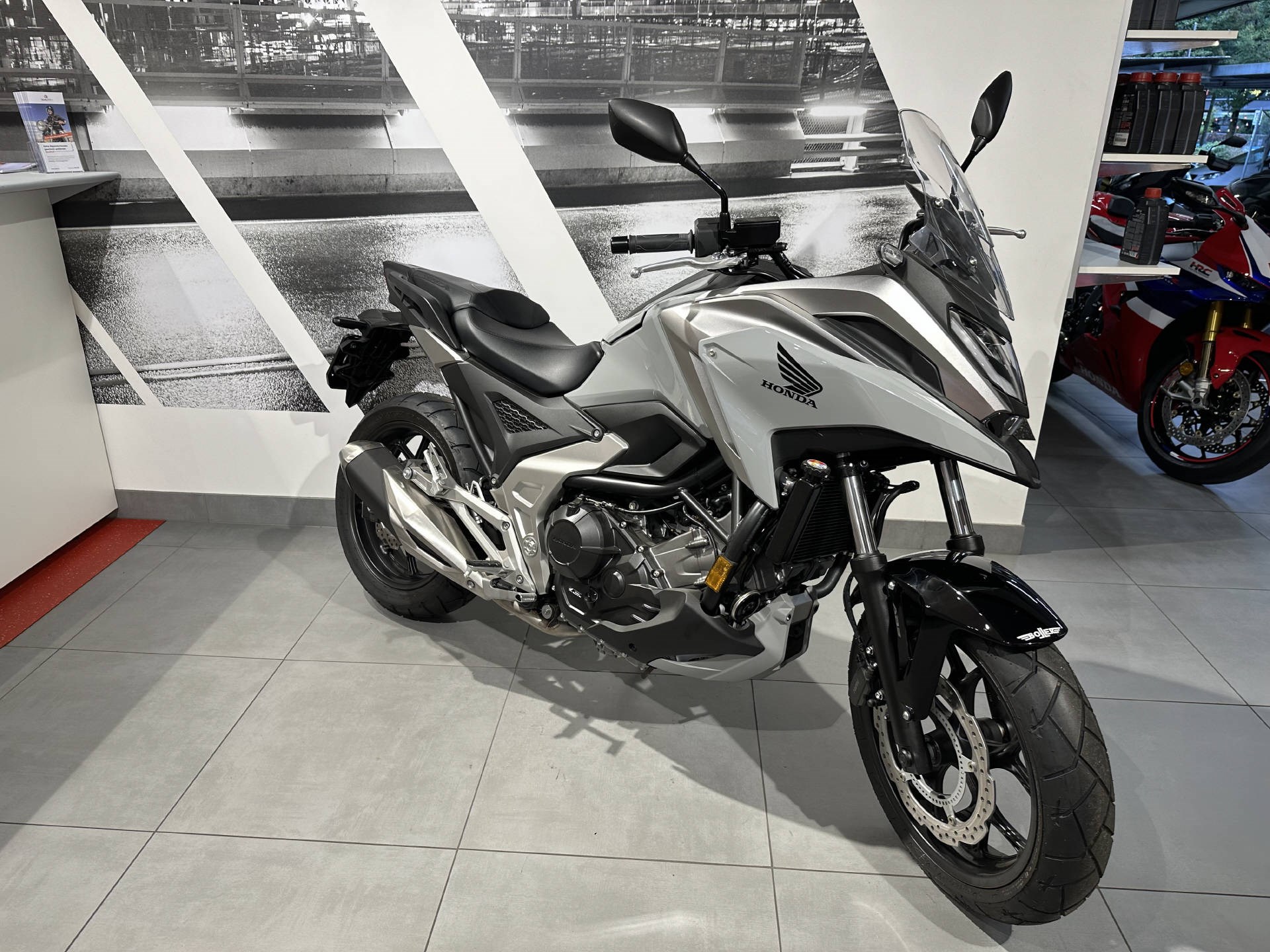 HONDA NC 750 XA ABS-showroom-element-2