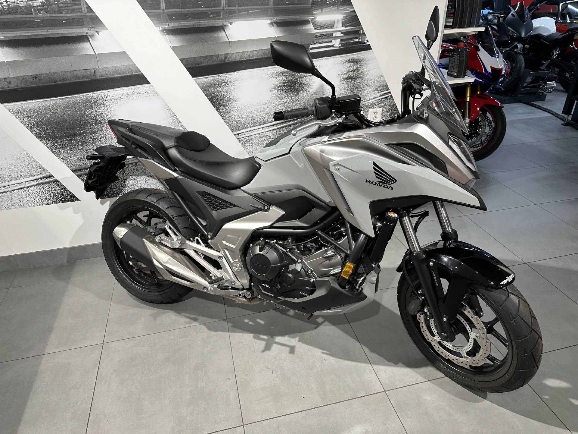 HONDA NC 750 XA ABS-showroom-element-3