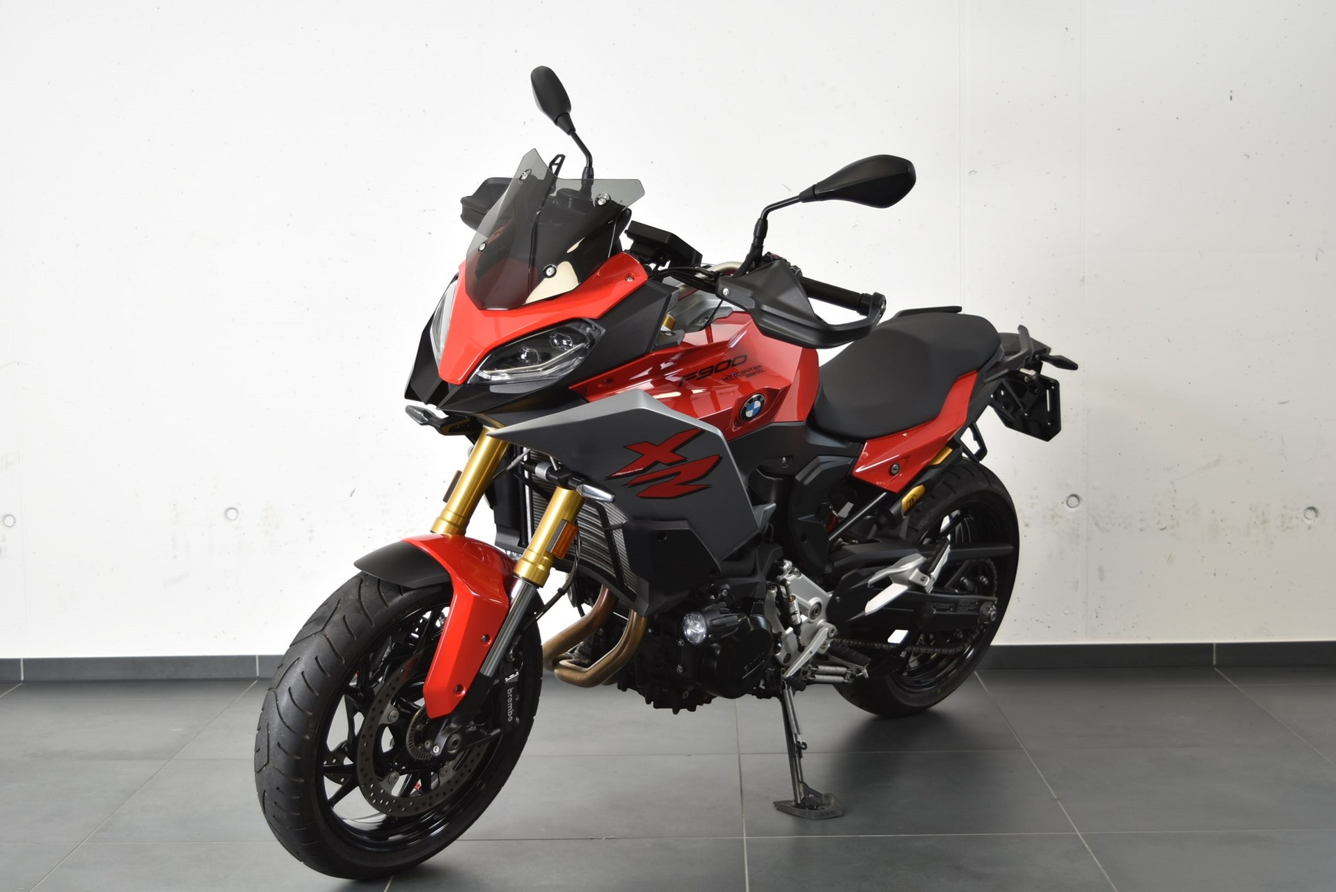 BMW F 900 XR-showroom-element-1