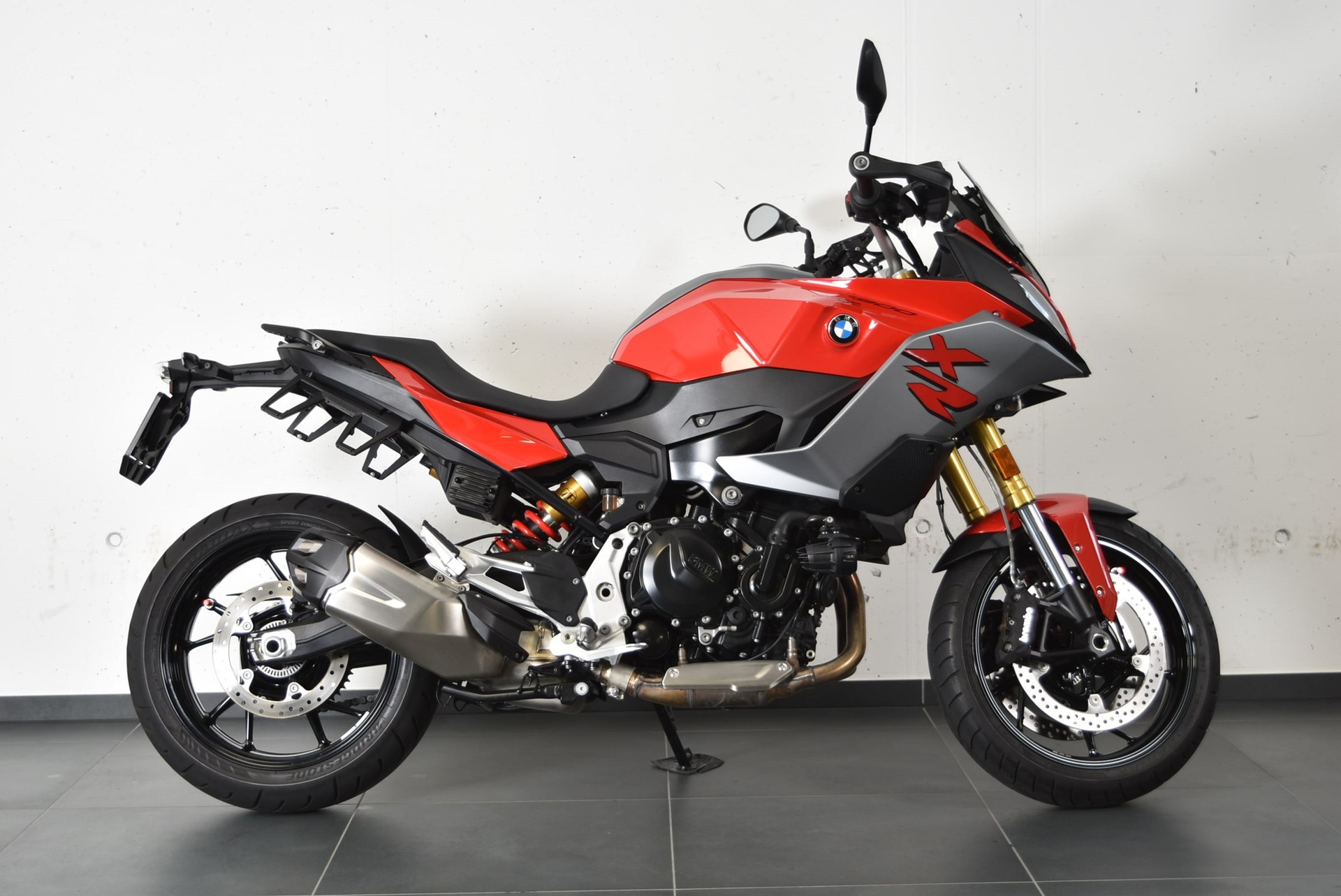 BMW F 900 XR-showroom-element-3