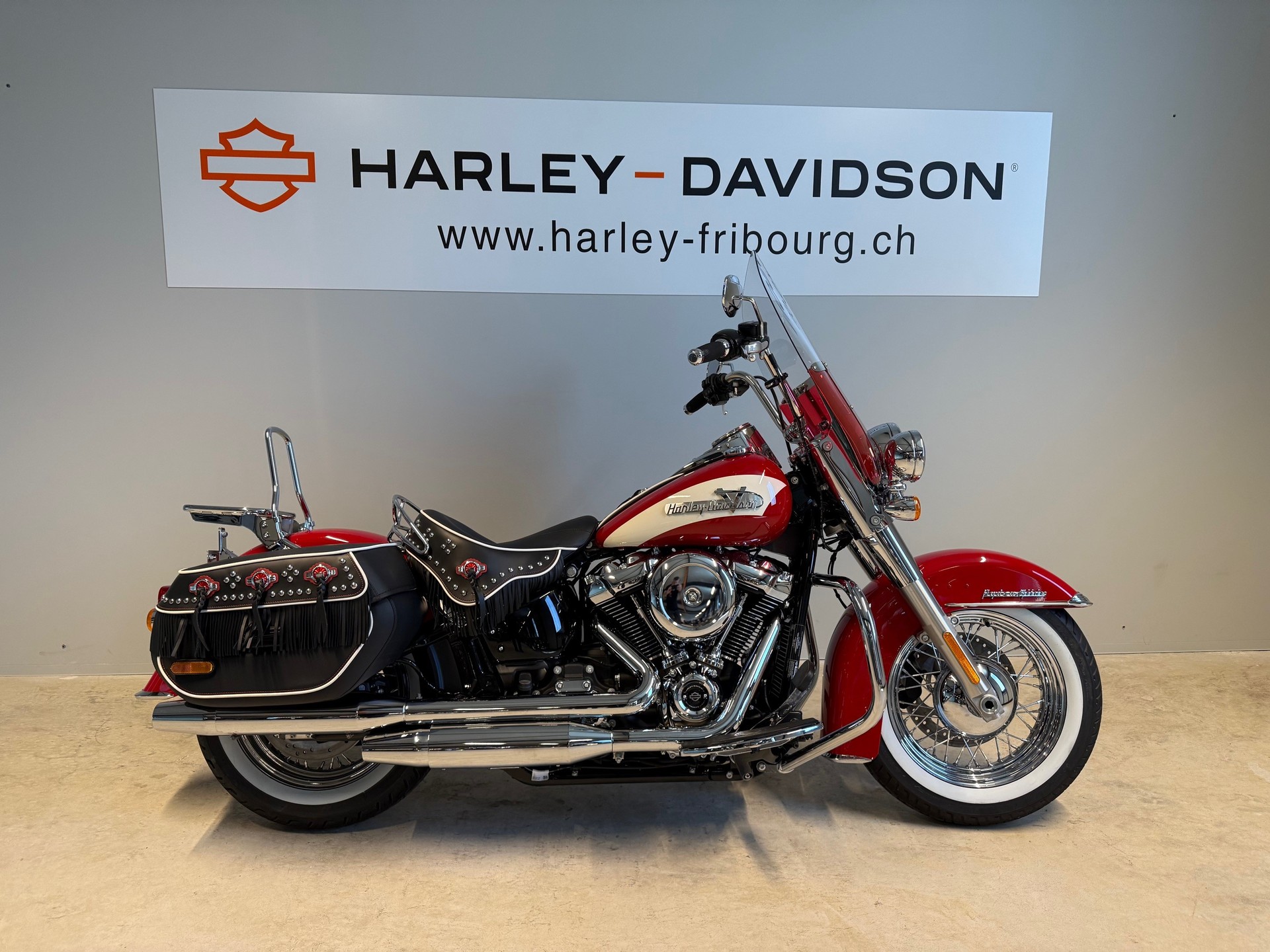 HARLEY-DAVIDSON FLI  Hydra Glide Revival 114