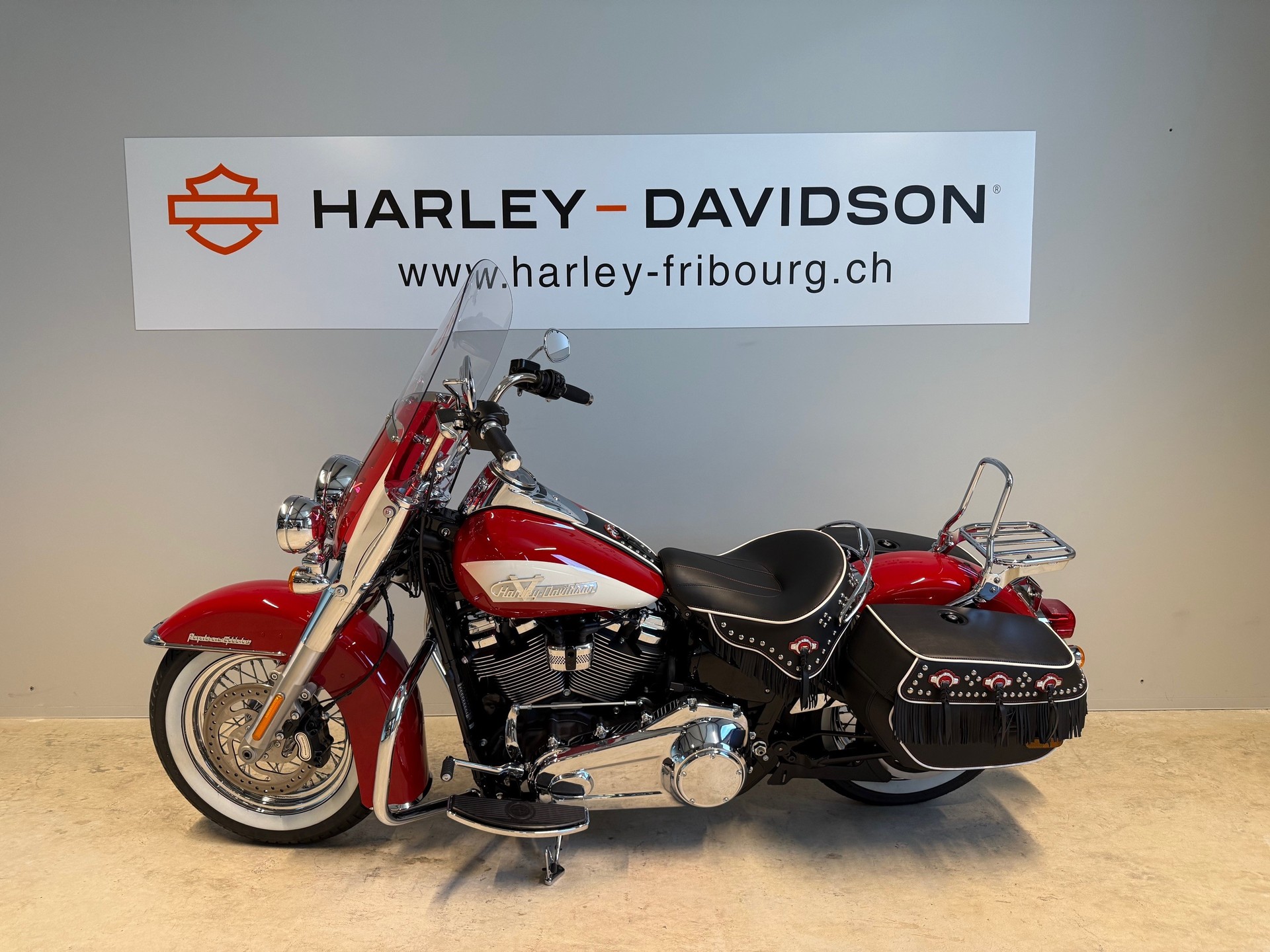 HARLEY-DAVIDSON FLI  Hydra Glide Revival 114-showroom-element-3