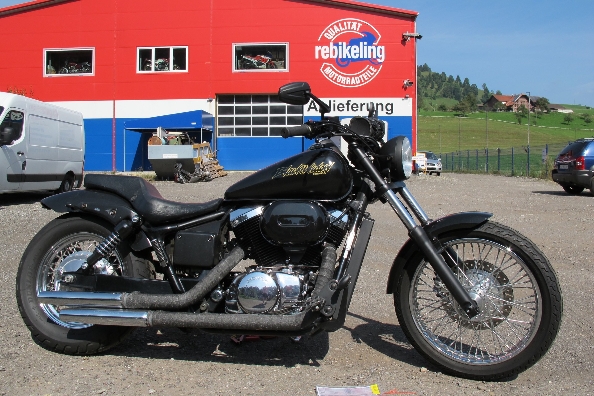 HONDA VT 750 DC Black Widow