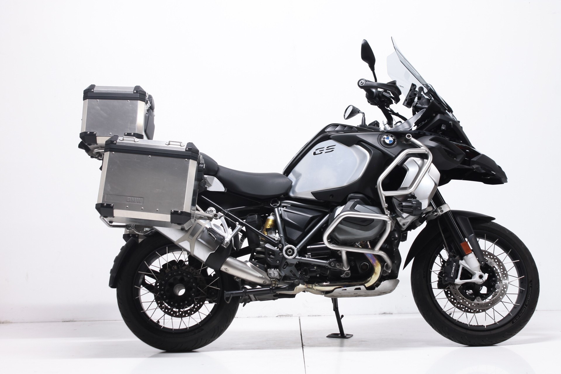BMW R 1250 GS Adventure Triple Black-showroom-element-1