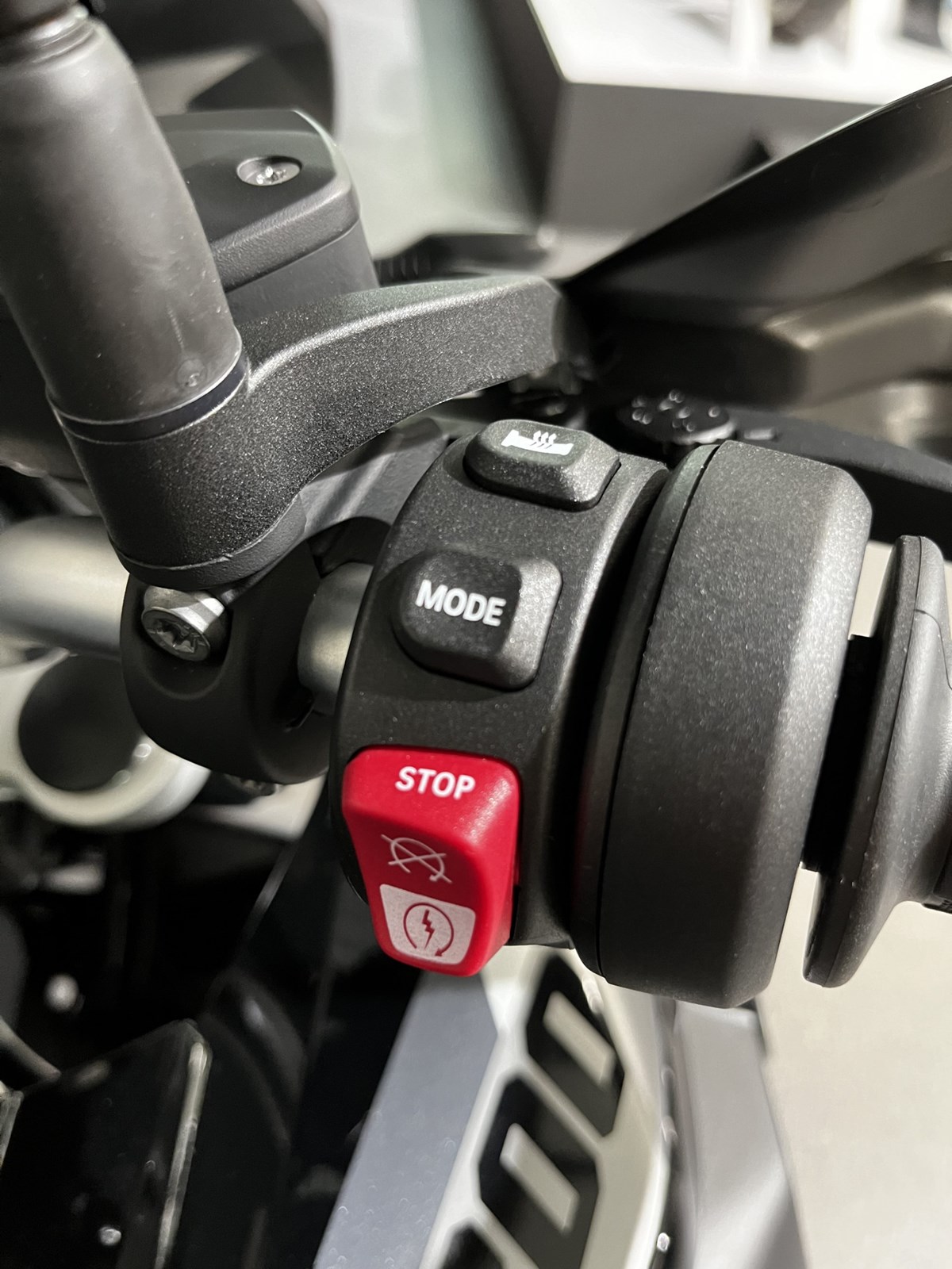 BMW F 800 GS Triple Black-image-4