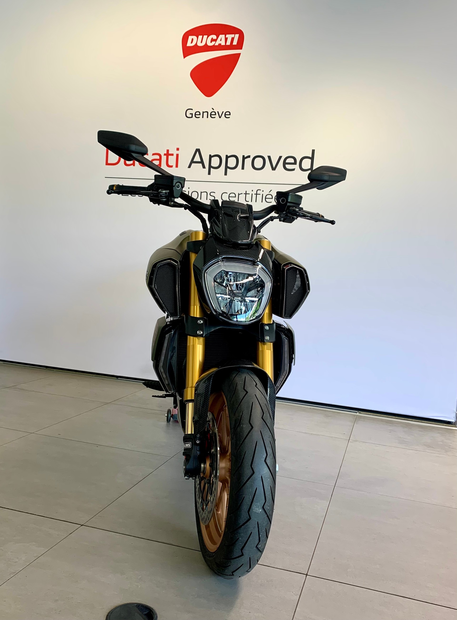DUCATI Diavel 1260-showroom-element-2