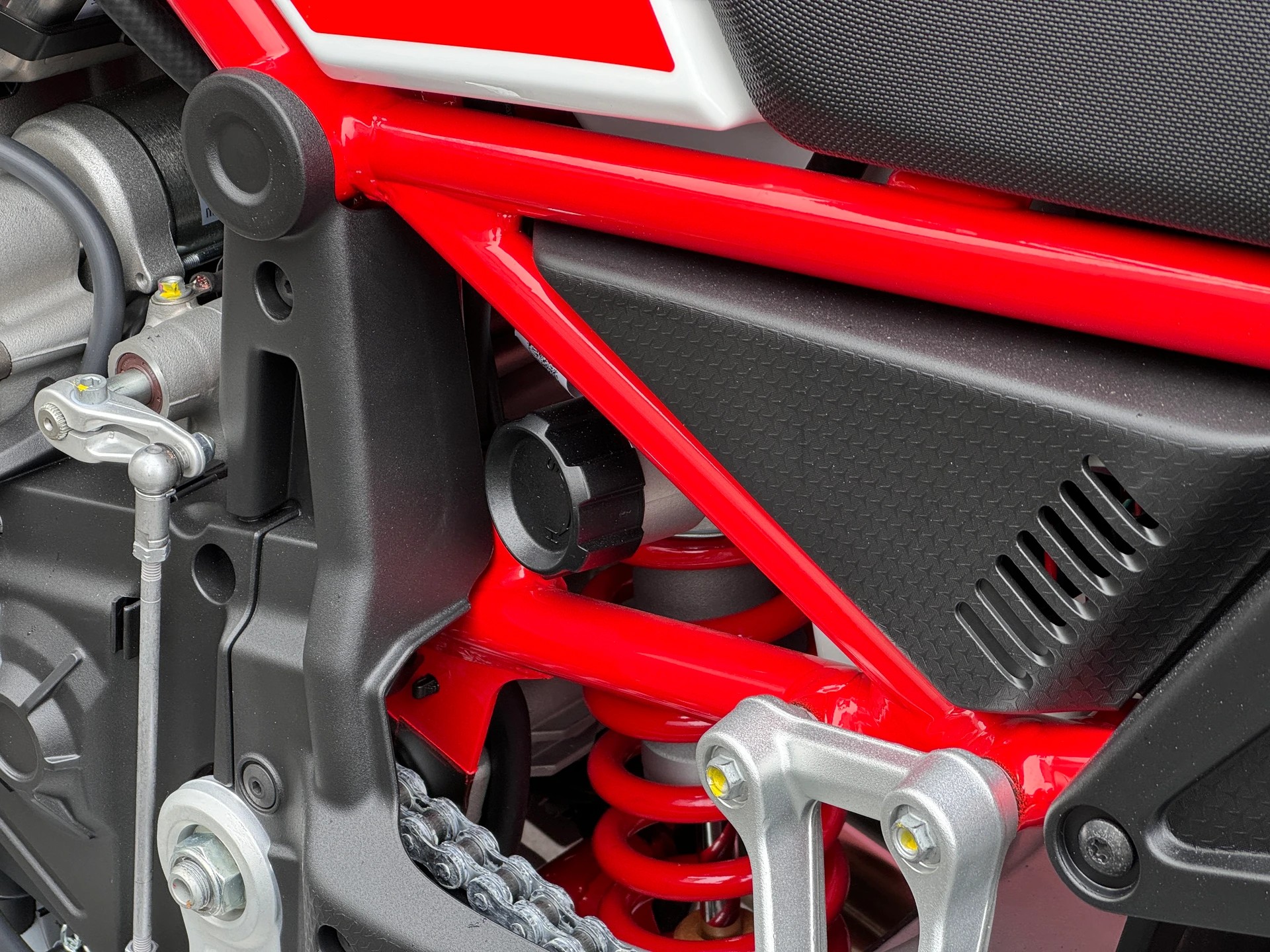 APRILIA Tuareg 660 (35kW) Evocative-image-12